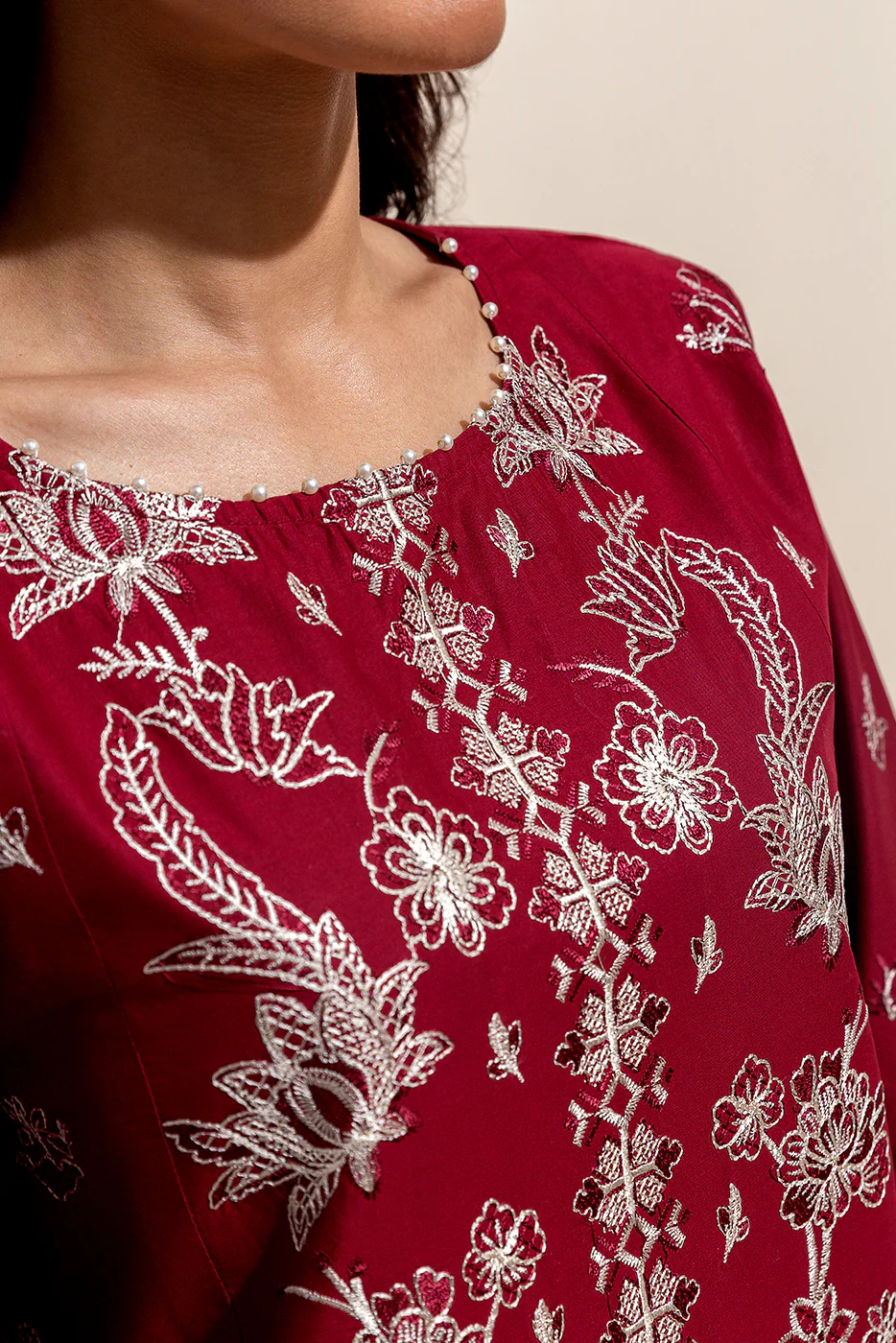 3 PIECE EMBROIDERED LAWN SUIT-GARNET MUSE (UNSTITCHED) - Image 5