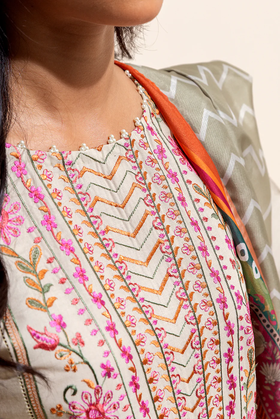 3 PIECE EMBROIDERED LAWN SUIT-CREWEL BLOOM (UNSTITCHED) - Image 5