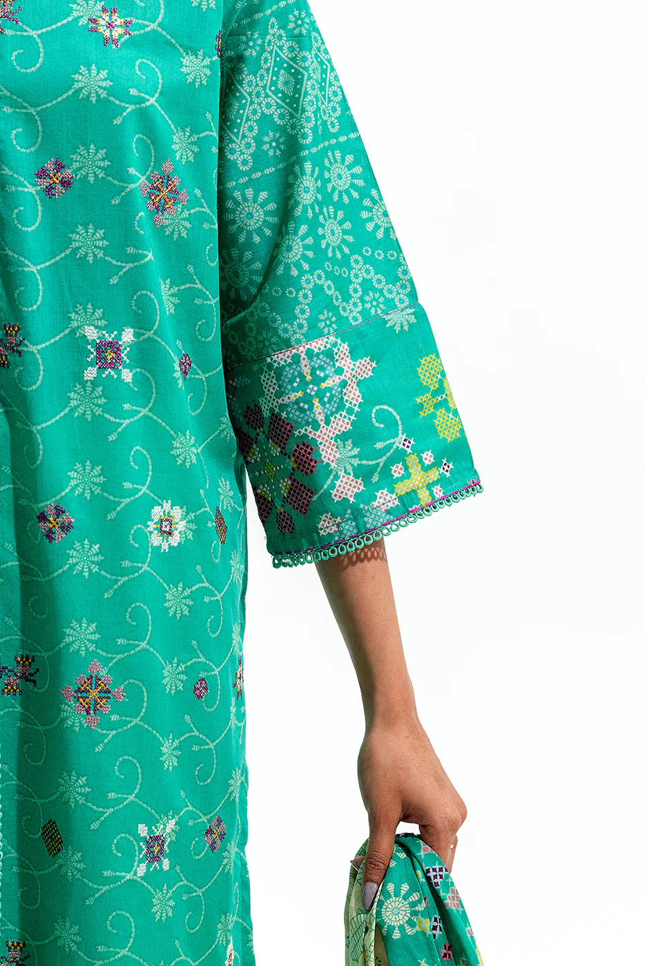 2 PIECE EMBROIDERED LAWN  SUIT (PRET) - Image 2
