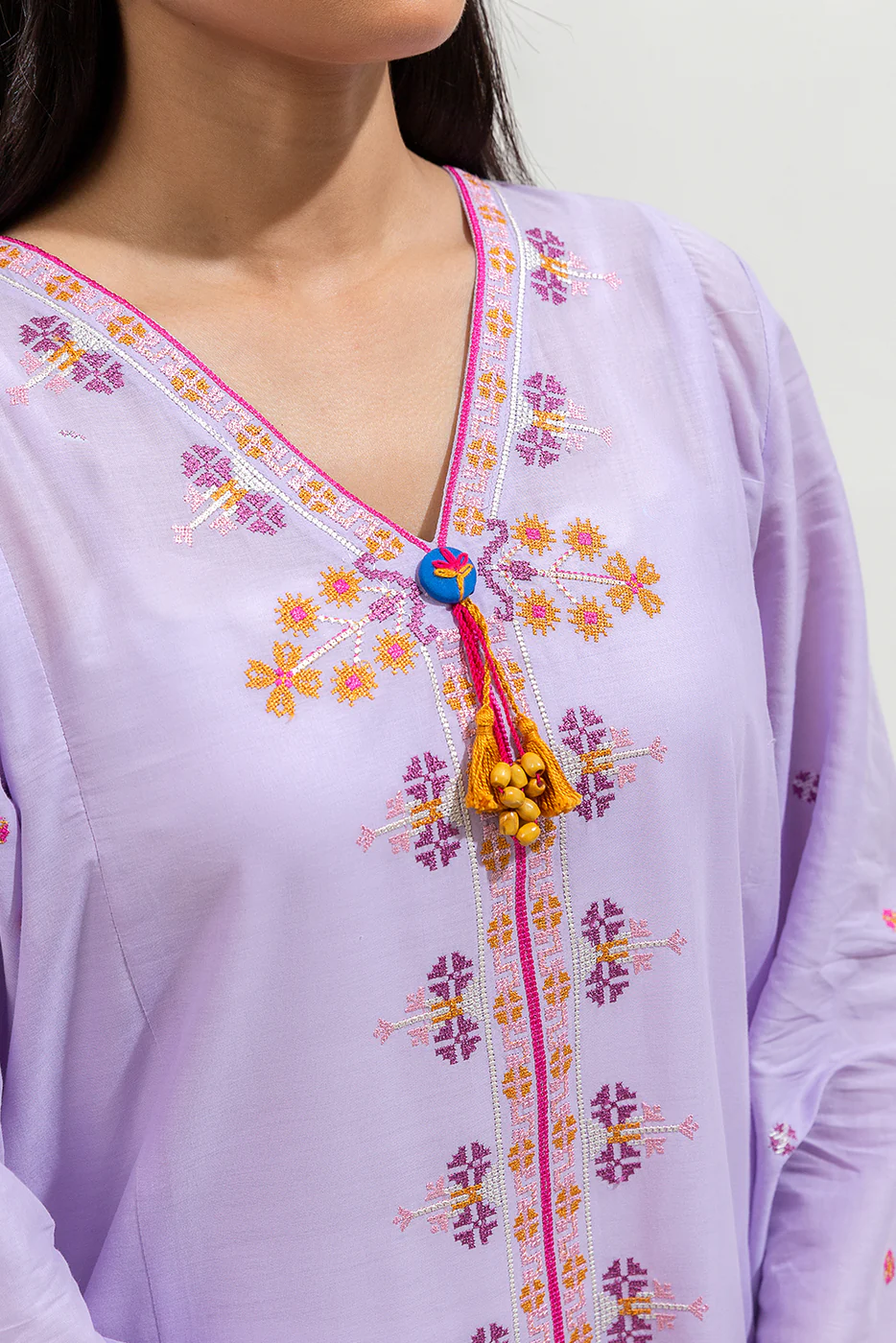2 PIECE EMBROIDERED LAWN SUIT (PRET) - Image 4