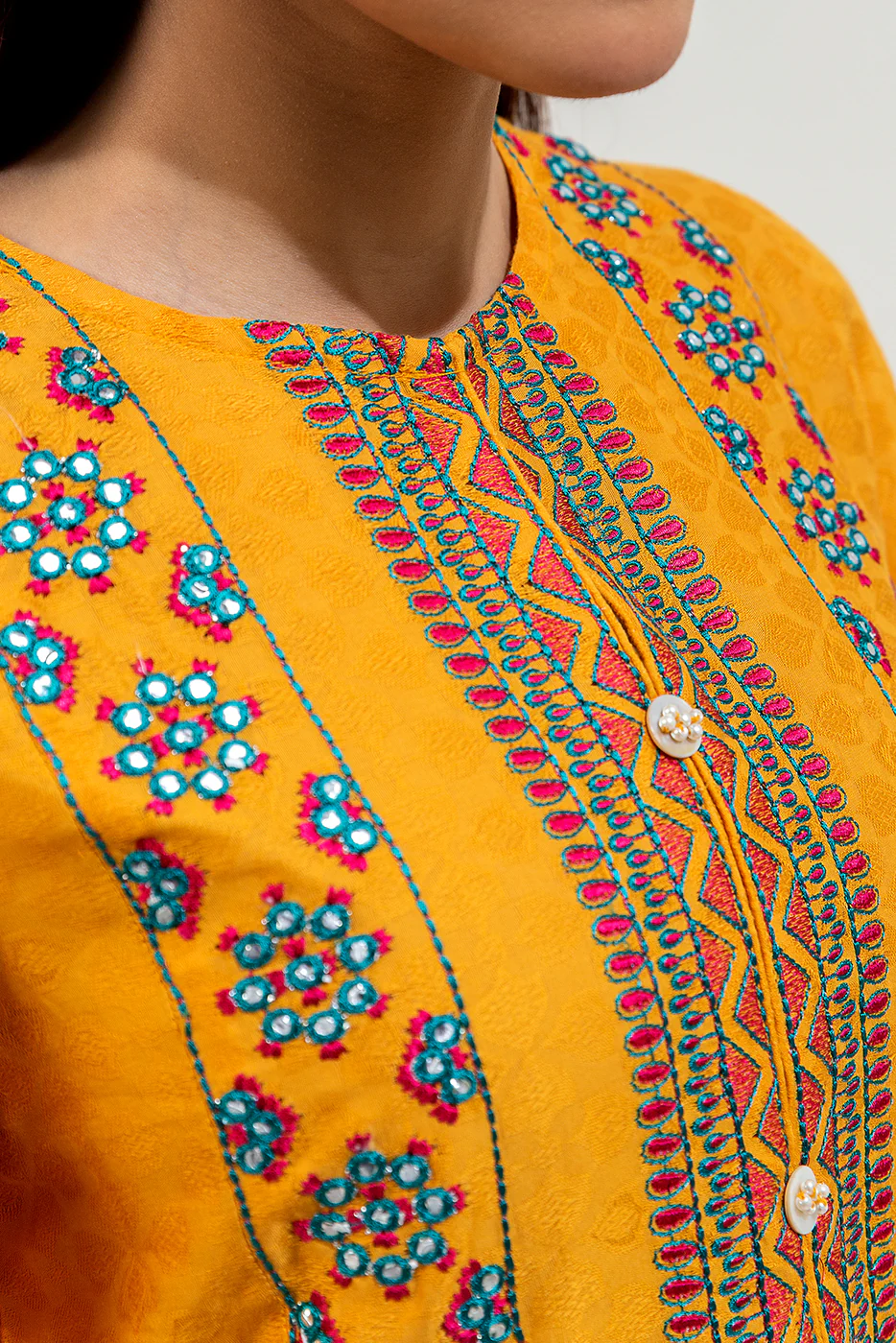 2 PIECE EMBROIDERED JACQUARD SUIT (PRET) - Image 4