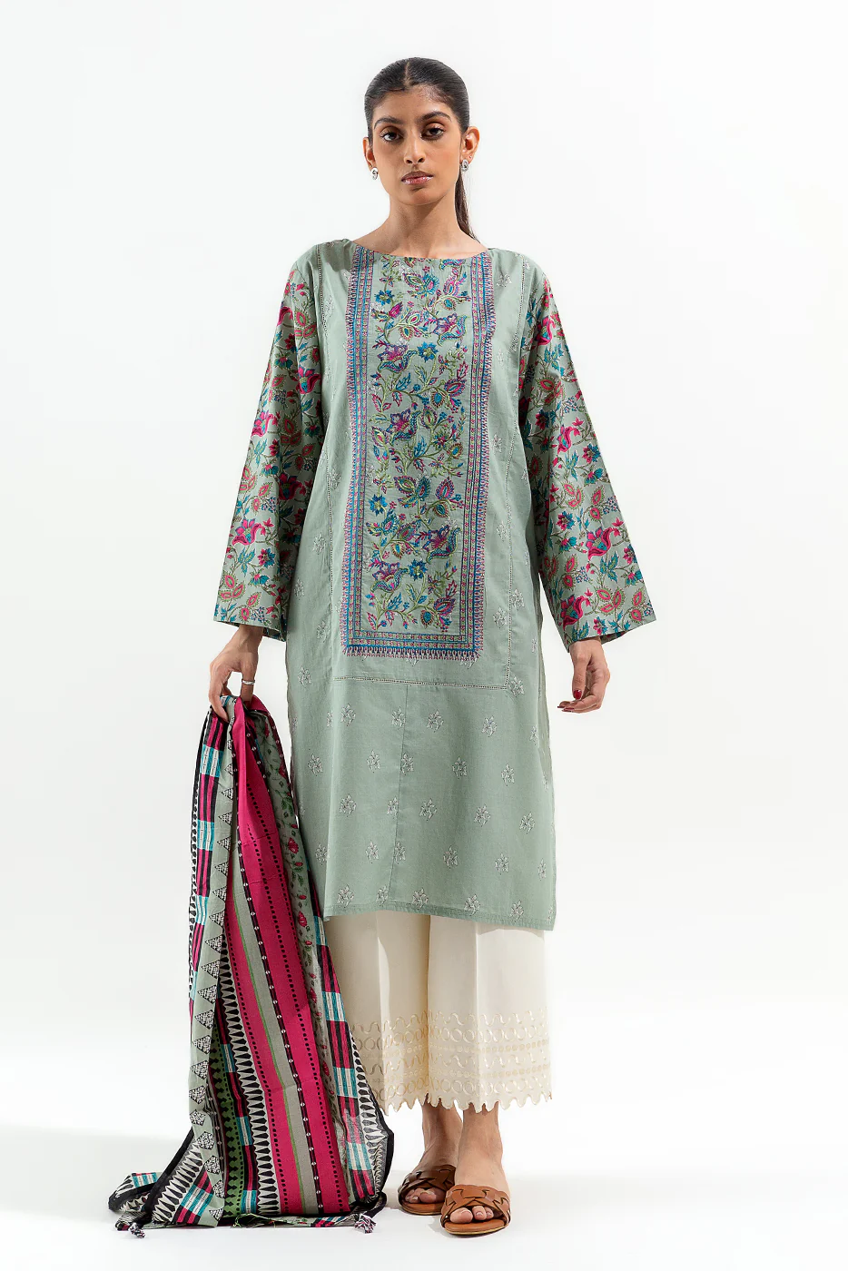 2 PIECE EMBROIDERED LAWN SUIT (PRET) - Image 6