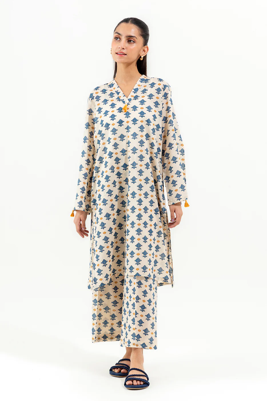 2 PIECE PRINTED LAWN SUIT (PRET) - Image 2