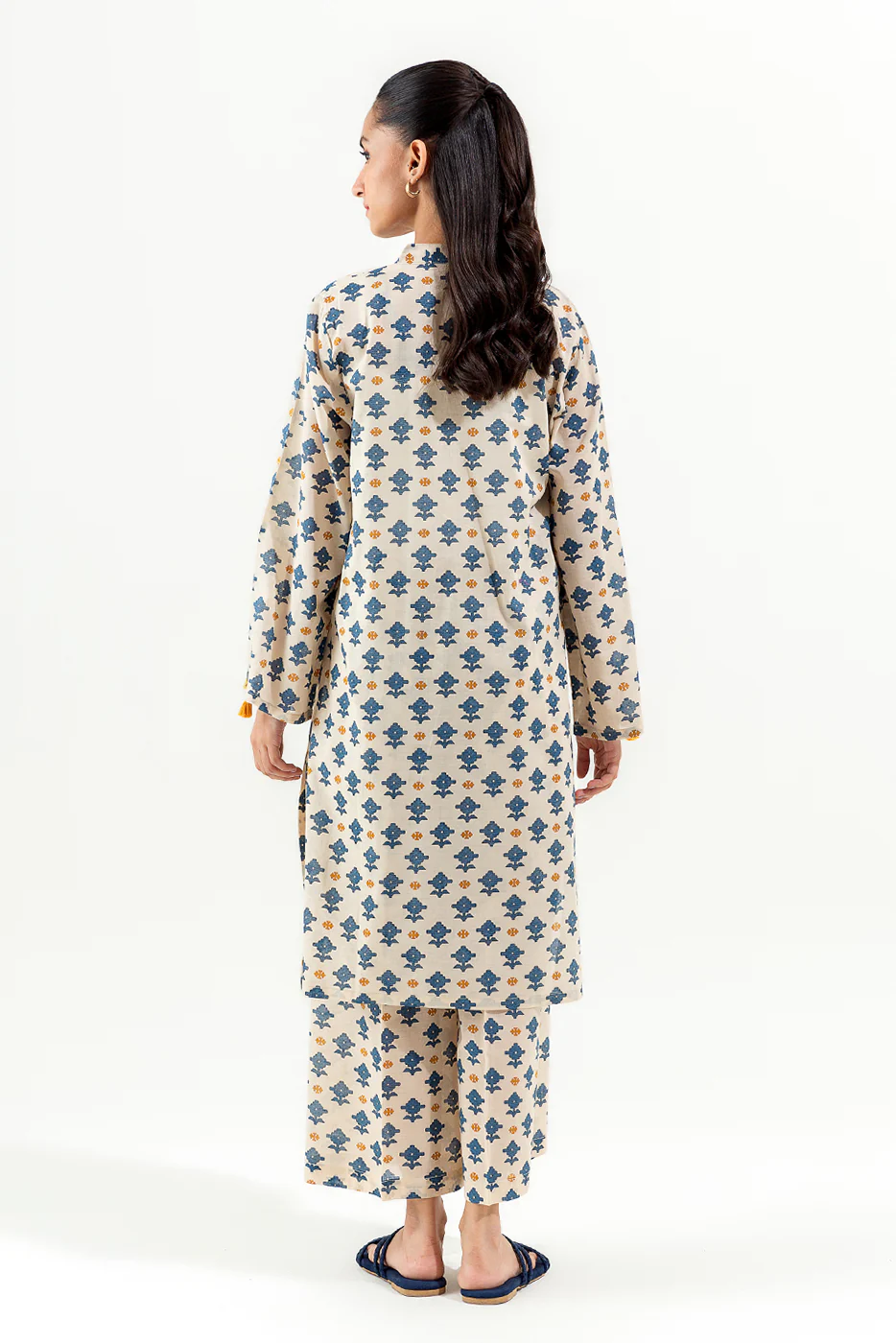 2 PIECE PRINTED LAWN SUIT (PRET) - Image 3