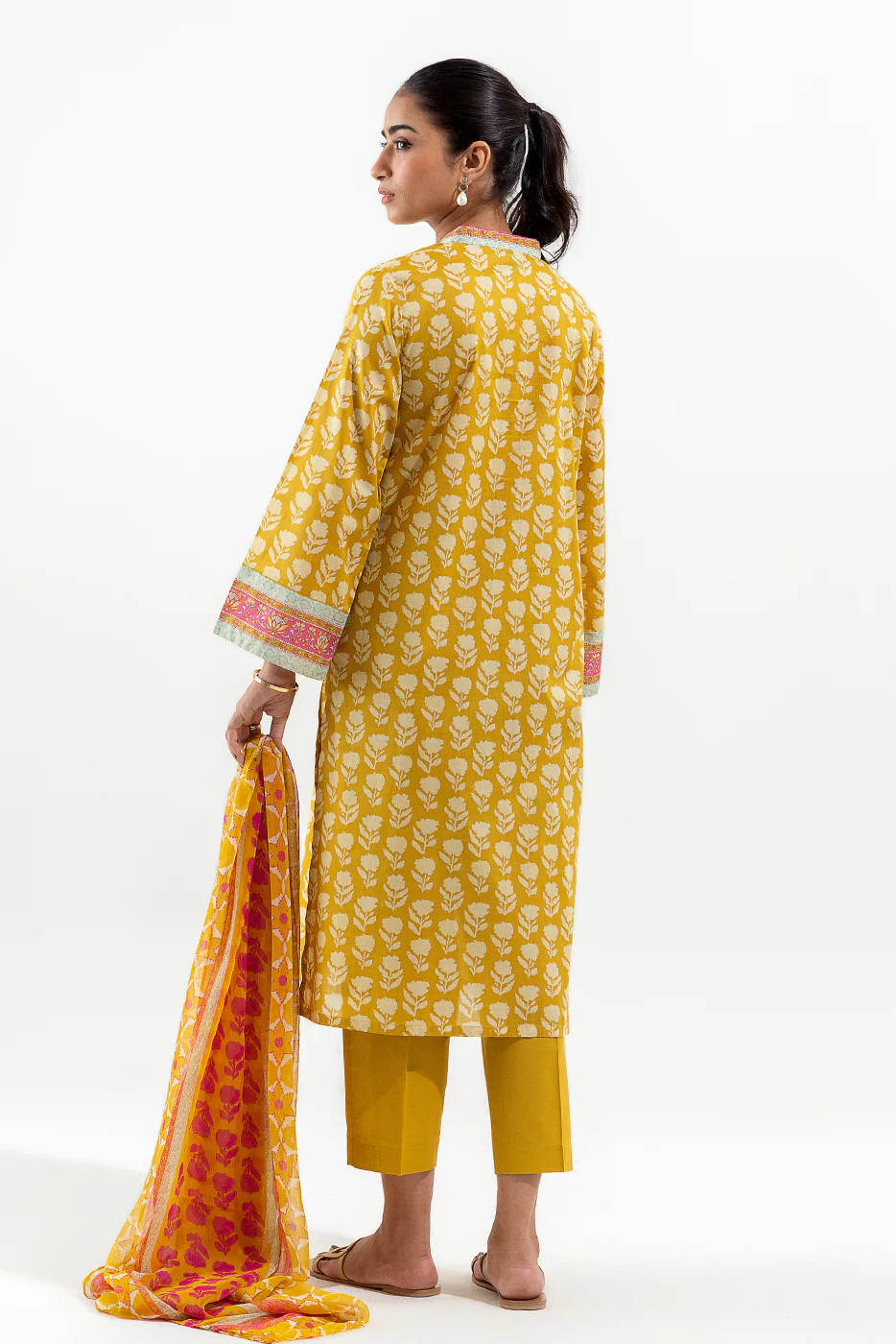 3 PIECE PRINTED LAWN SUIT (PRET) - Image 4