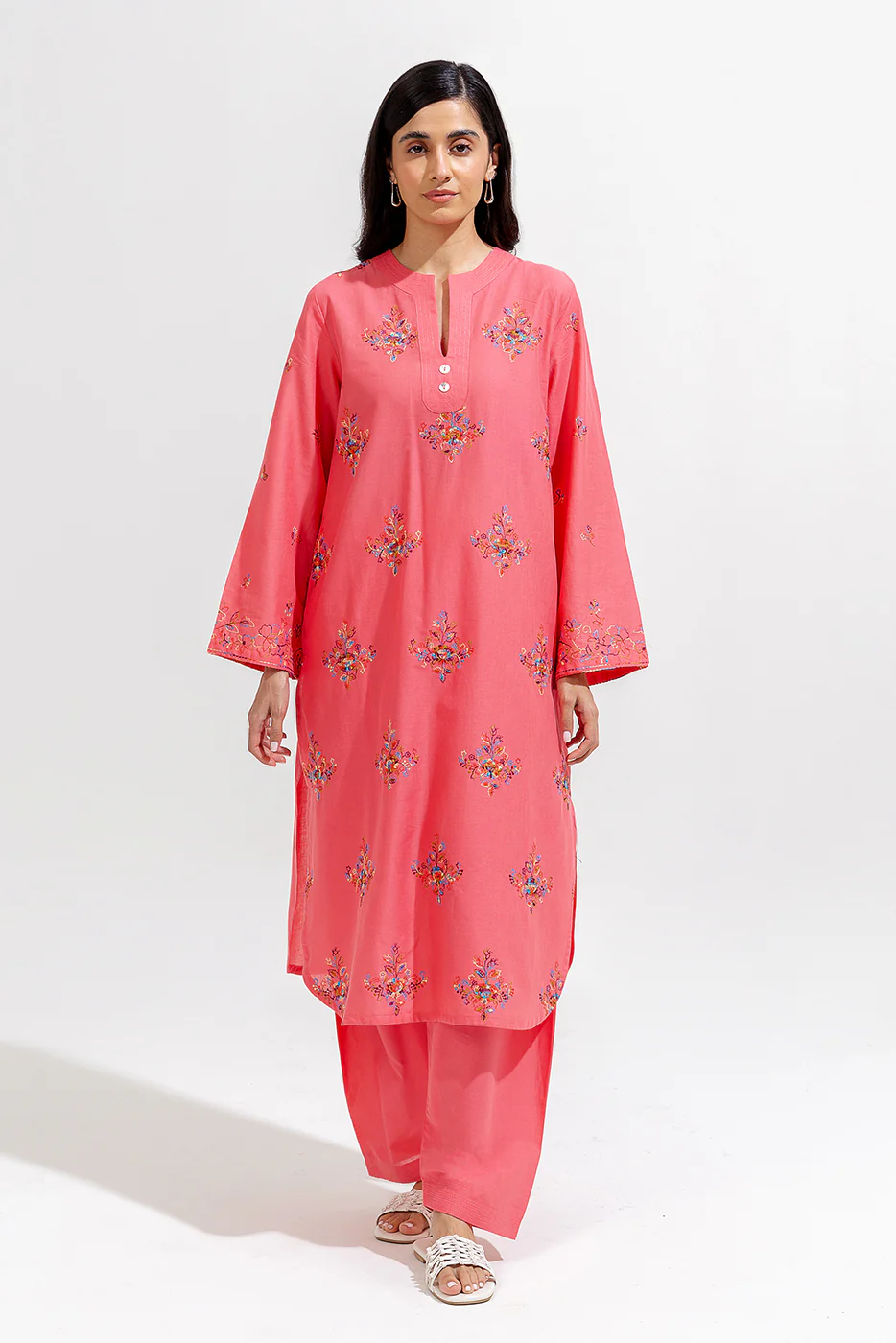 2 PIECE EMBROIDERED LAWN SUIT (PRET) - Image 4