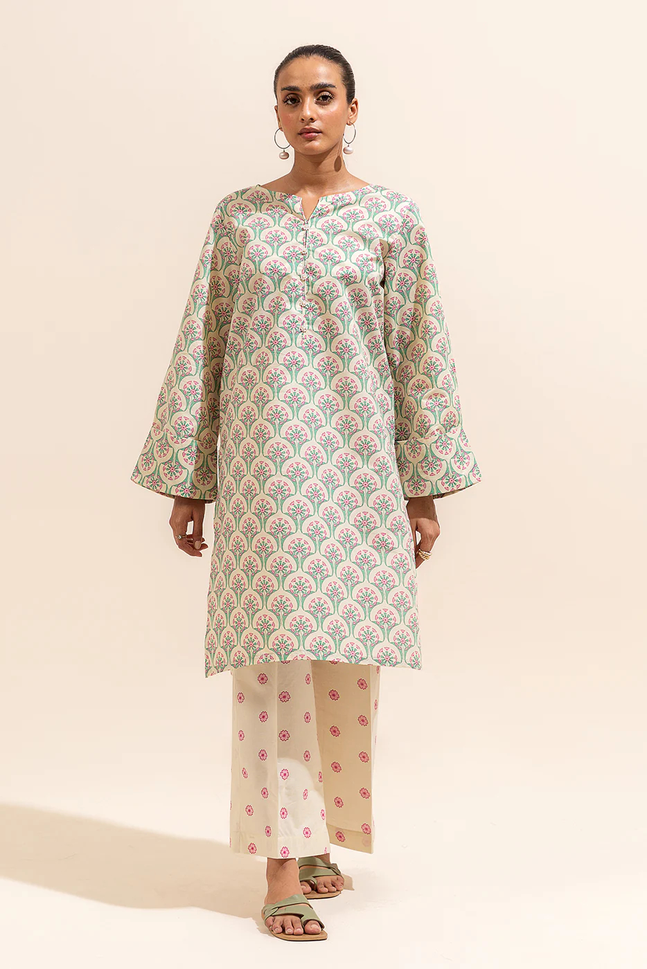2 PIECE PRINTED LAWN SUIT-WHITE FOLIATE (UNSTITCHED) - Image 3