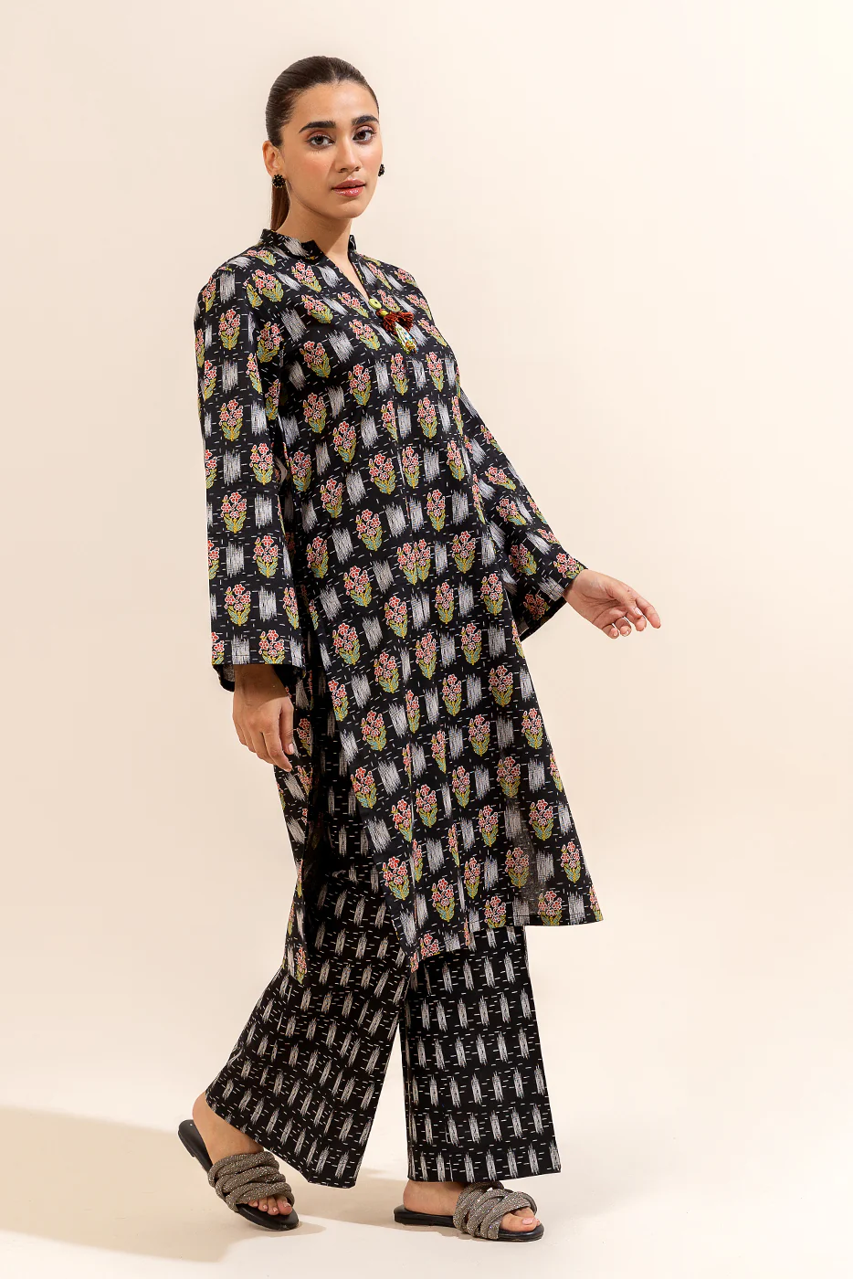 2 PIECE PRINTED LAWN SUIT-OBSIDIAN VERVE (UNSTITCHED) - Image 6