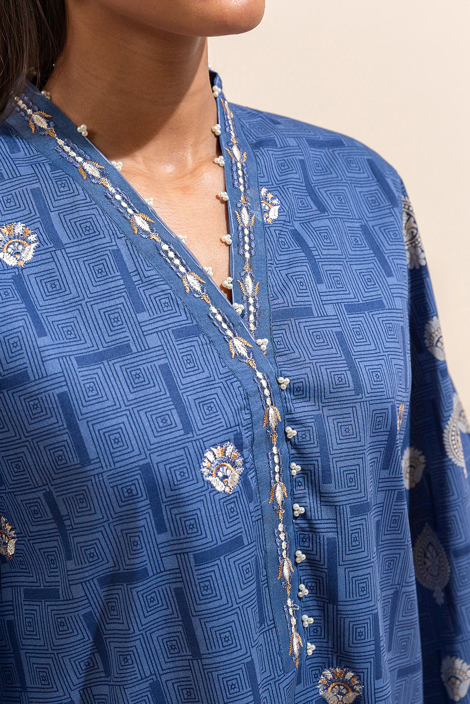 3 PIECE EMBROIDERED LAWN SUIT-SAPPHIRE BLUE (UNSTITCHED) - Image 6