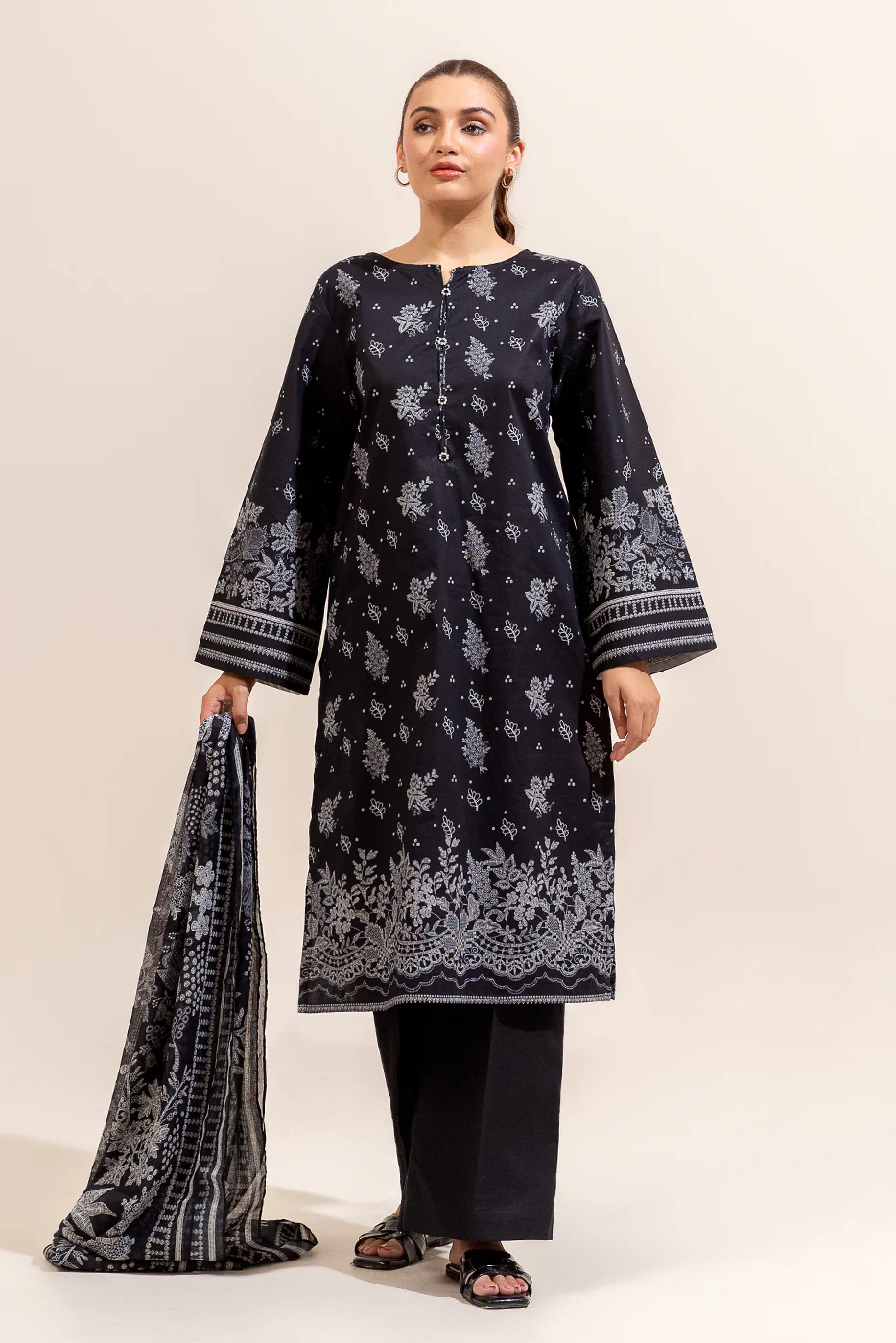 3 PIECE PRINTED LAWN SUIT-BLACK ORCHID (UNSTITCHED) - Image 3