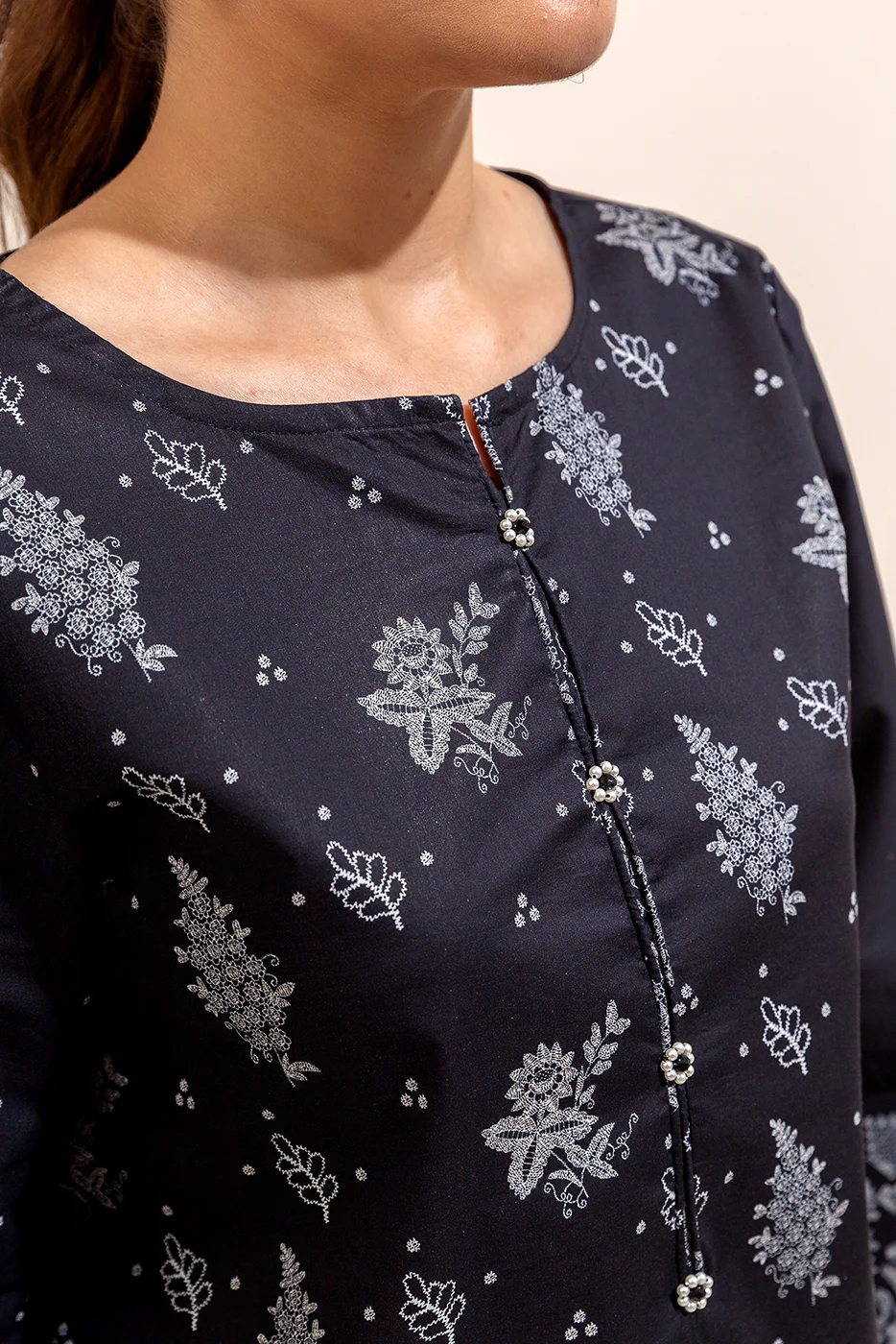 3 PIECE PRINTED LAWN SUIT-BLACK ORCHID (UNSTITCHED) - Image 5