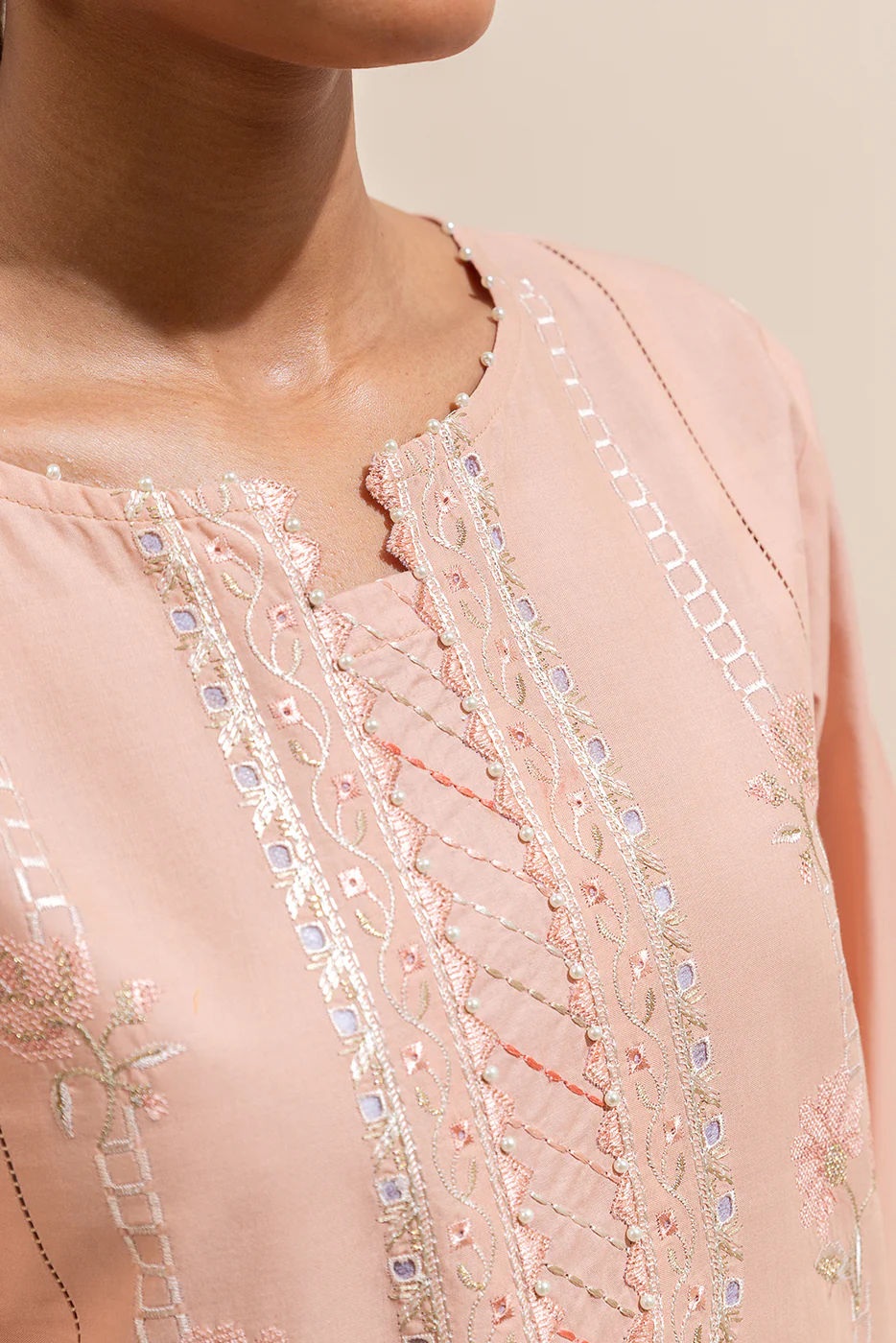 3 PIECE EMBROIDERED LAWN SUIT-CORAL BLOOM (UNSTITCHED) - Image 5