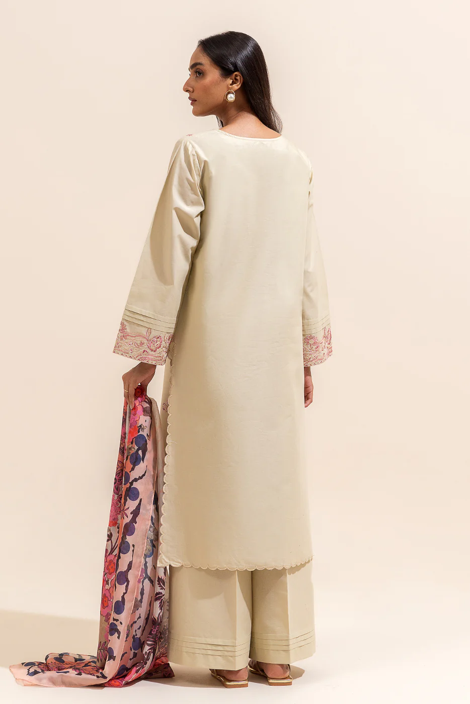 3 PIECE EMBROIDERED LAWN SUIT-RUSTIC CREPE (UNSTITCHED) - Image 6