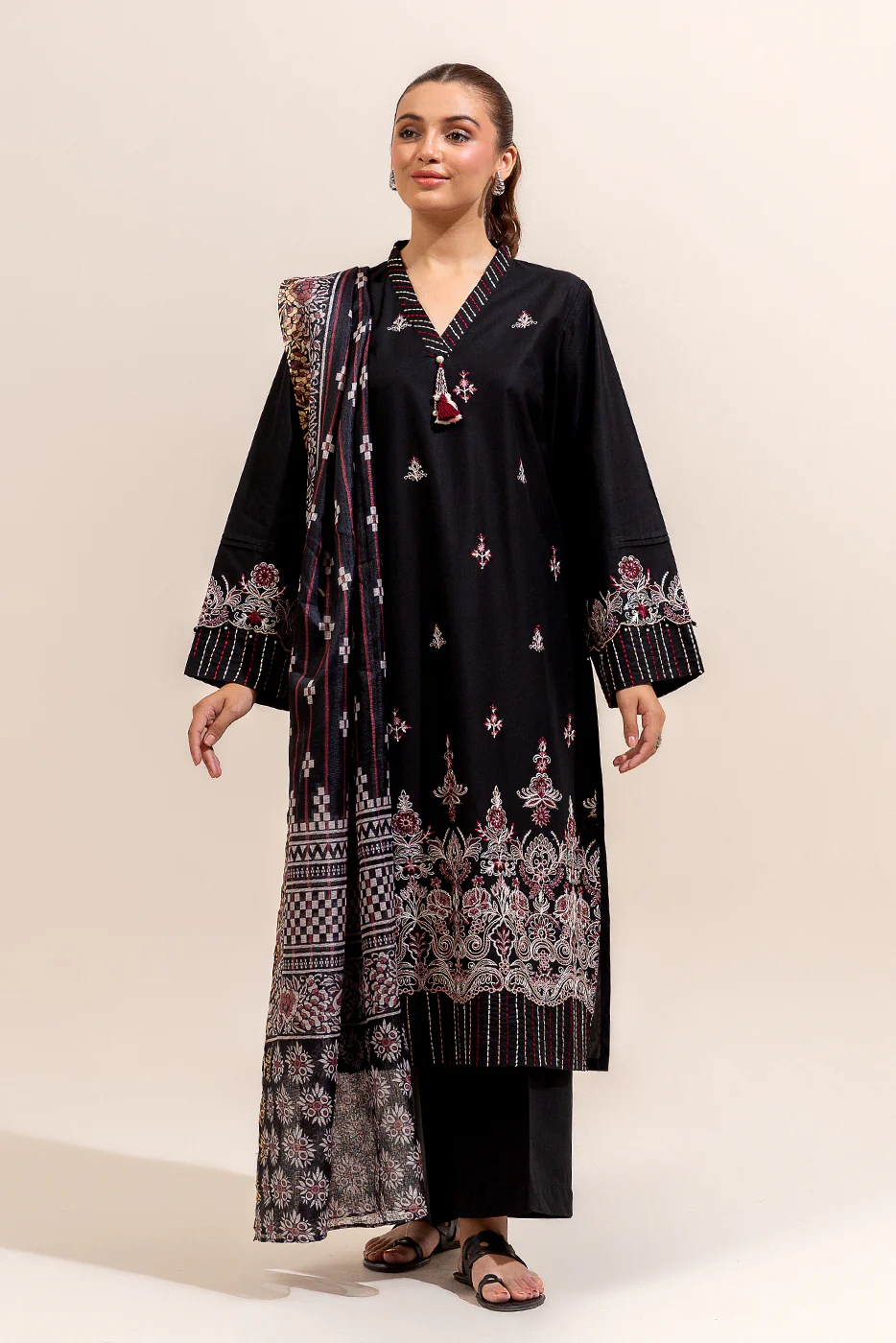 3 PIECE EMBROIDERED LAWN SUIT-PITCH VERVE (UNSTITCHED) - Image 2