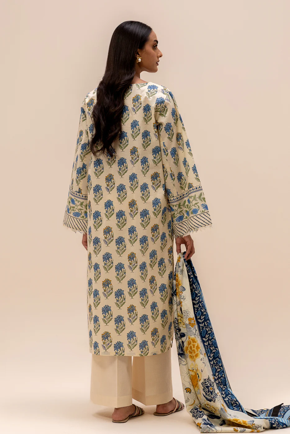 3 PIECE PRINTED LAWN SUIT-PEARL MUSE (UNSTITCHED) - Image 4