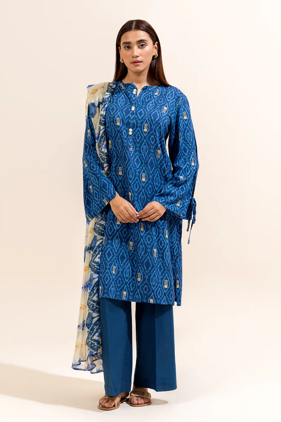2 PIECE PRINTED LAWN SUIT-AZURE TALE (UNSTITCHED) - Image 4