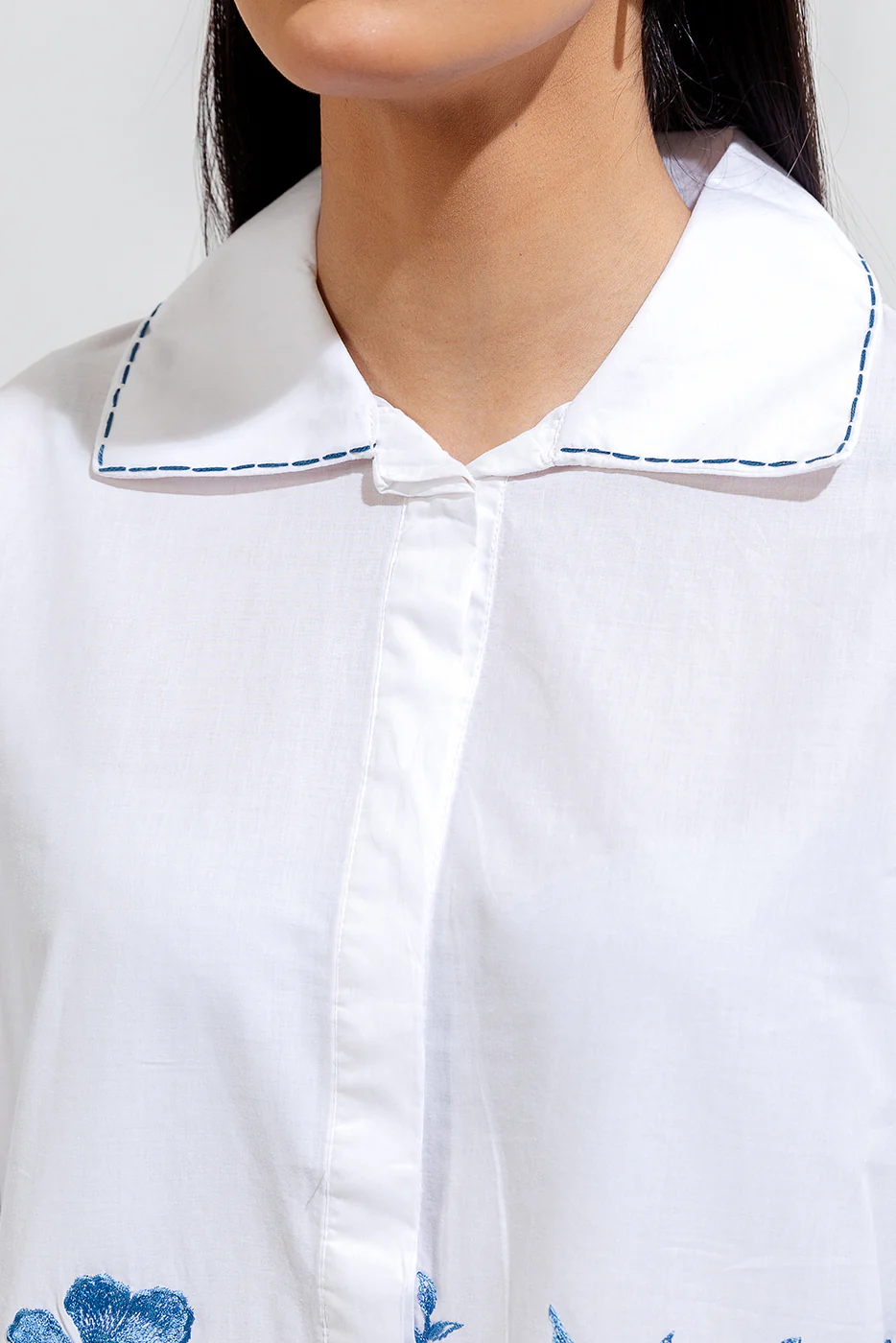 EMBROIDERED LAWN SHIRT (PRET) - Image 3