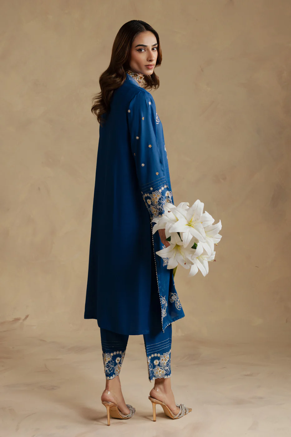 2 PIECE EMBROIDERED SILK SUIT (LUXURY-PRET) - Image 4