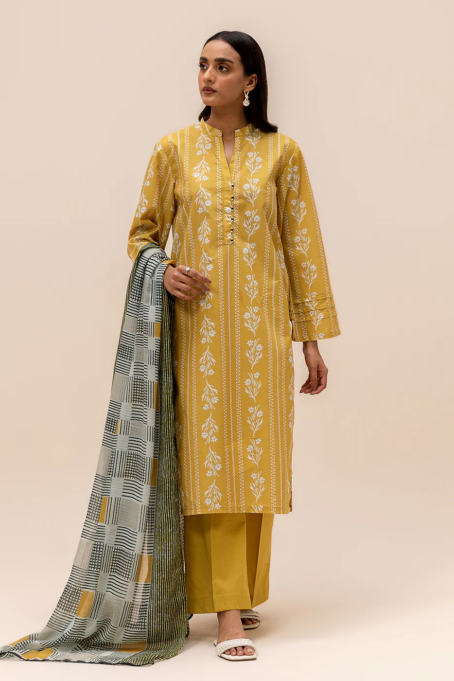 3 PIECE PRINTED LAWN SUIT-LIME GLAM (UNSTITCHED) - Image 3
