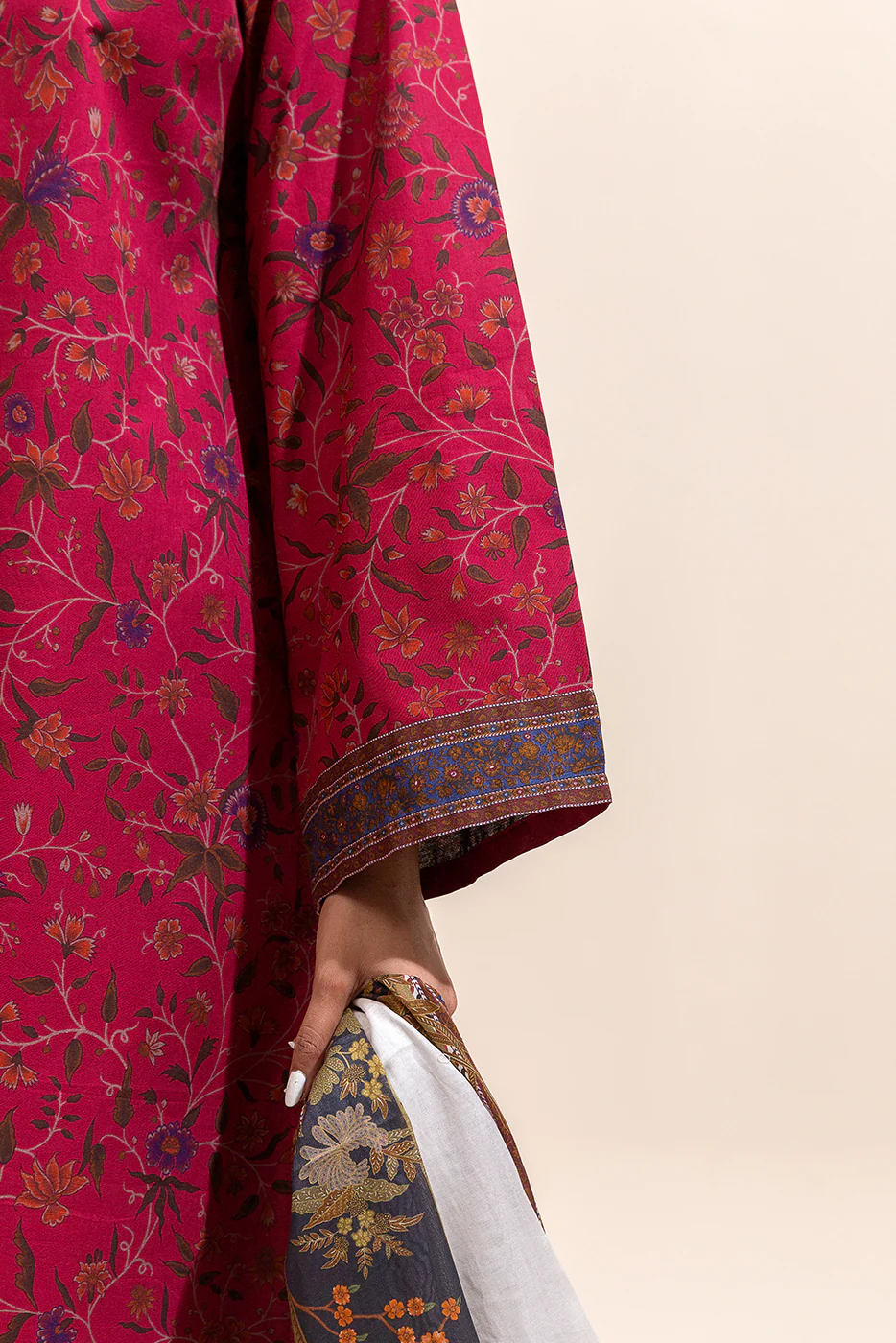 3 PIECE PRINTED LAWN SUIT-GARNET SMOKE ( UNSTITCHED) - Image 6