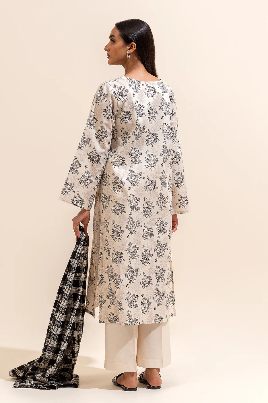 3 PIECE PRINTED LAWN SUIT-RAVEN  BEIGE (UNSTITCHED) - Image 4