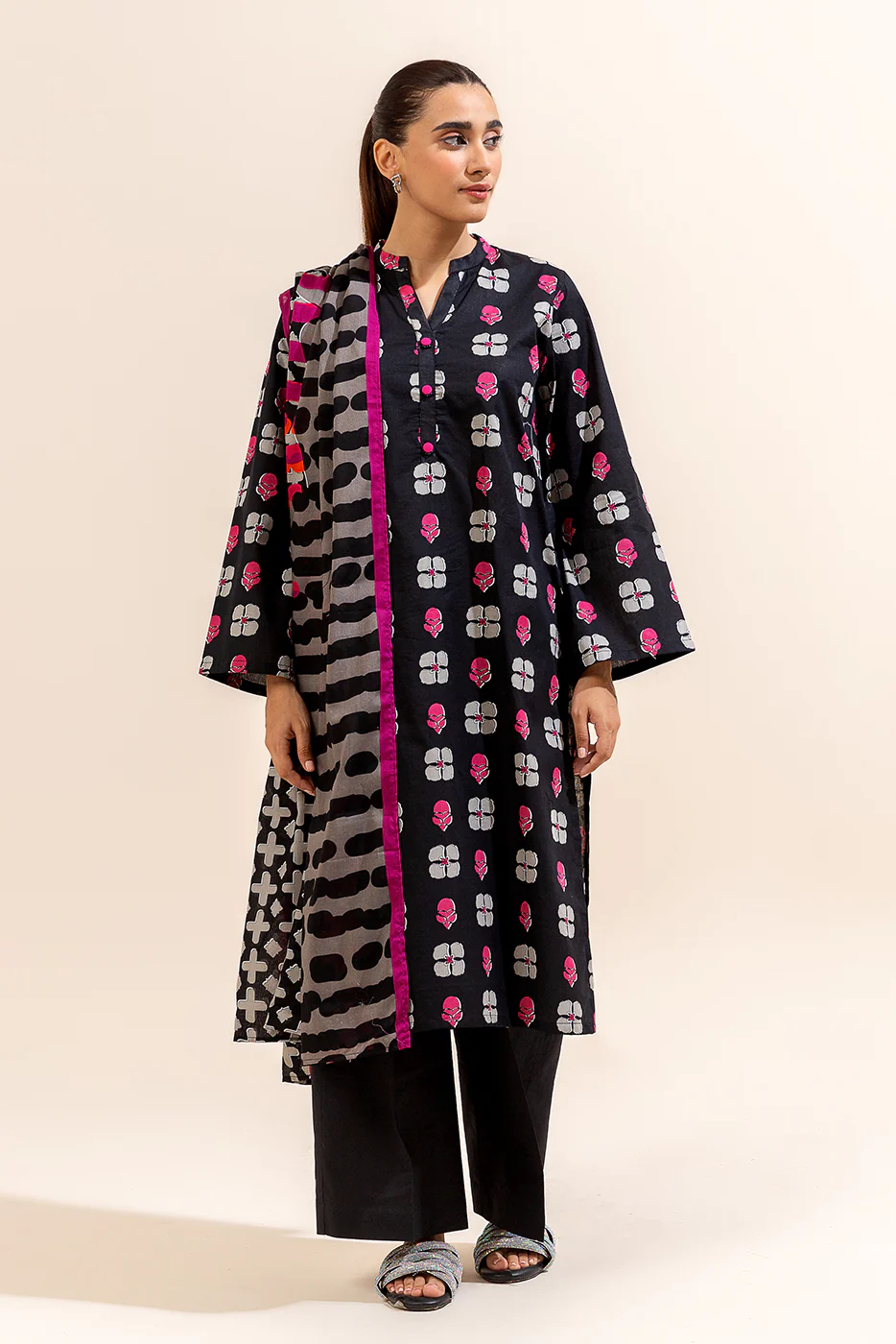3 PIECE PRINTED LAWN SUIT-ONYX GRID (UNSTITCHED) - Image 4