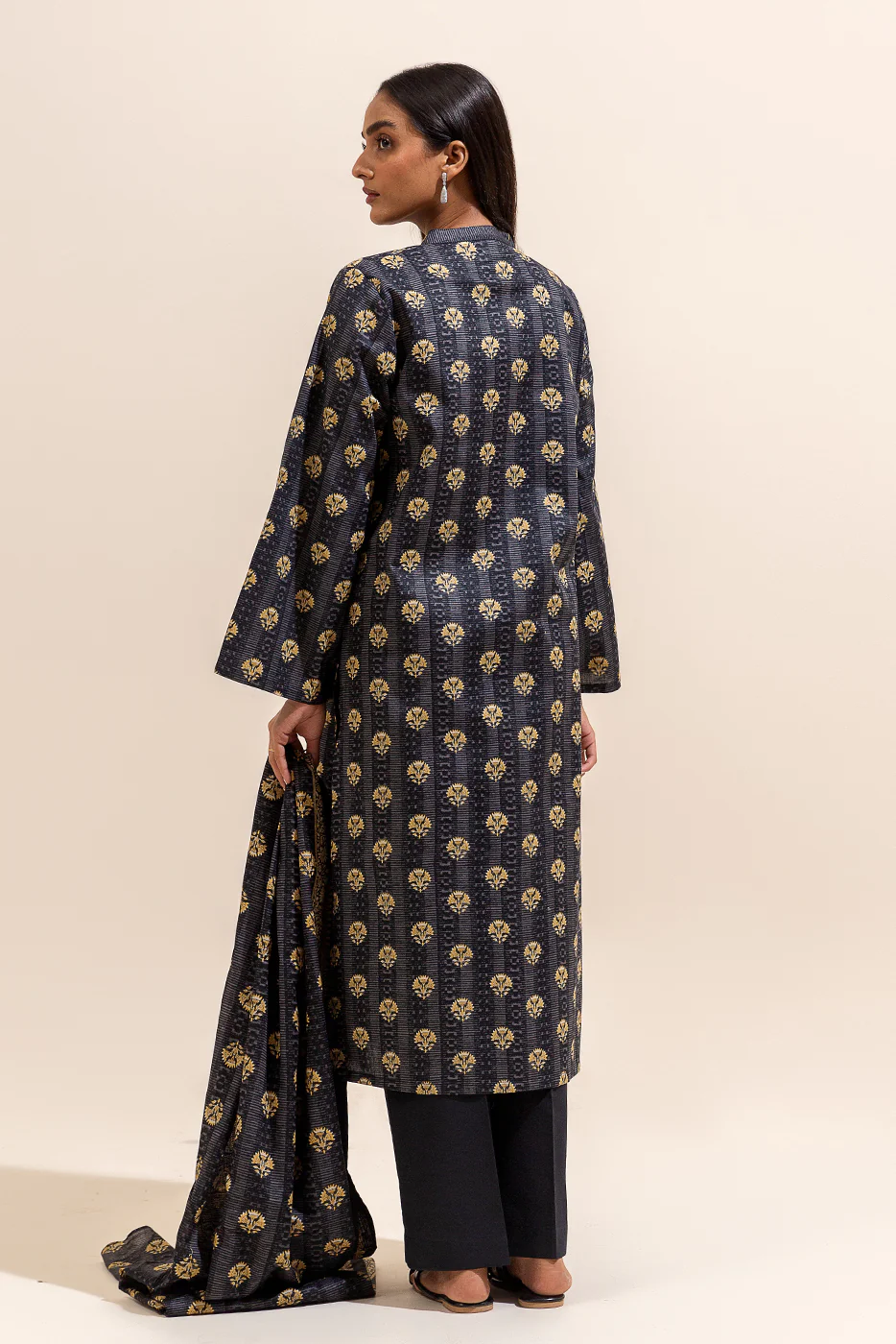 3 PIECE PRINTED LAWN SUIT-BLACK FLAIR (UNSTITCHED) - Image 2