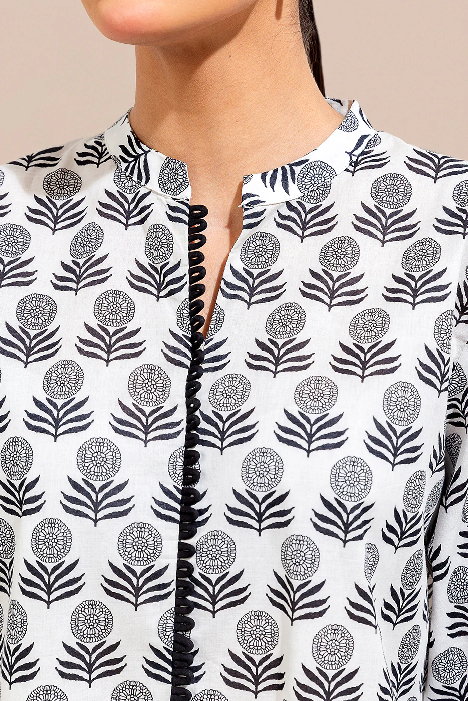 3 PIECE PRINTED LAWN SUIT-IVORY IRON ( UNSTITCHED) - Image 3