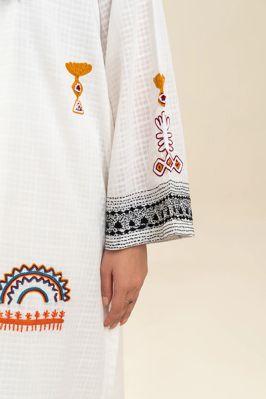 EMBROIDERED LAWN SHIRT (PRET) - Image 4