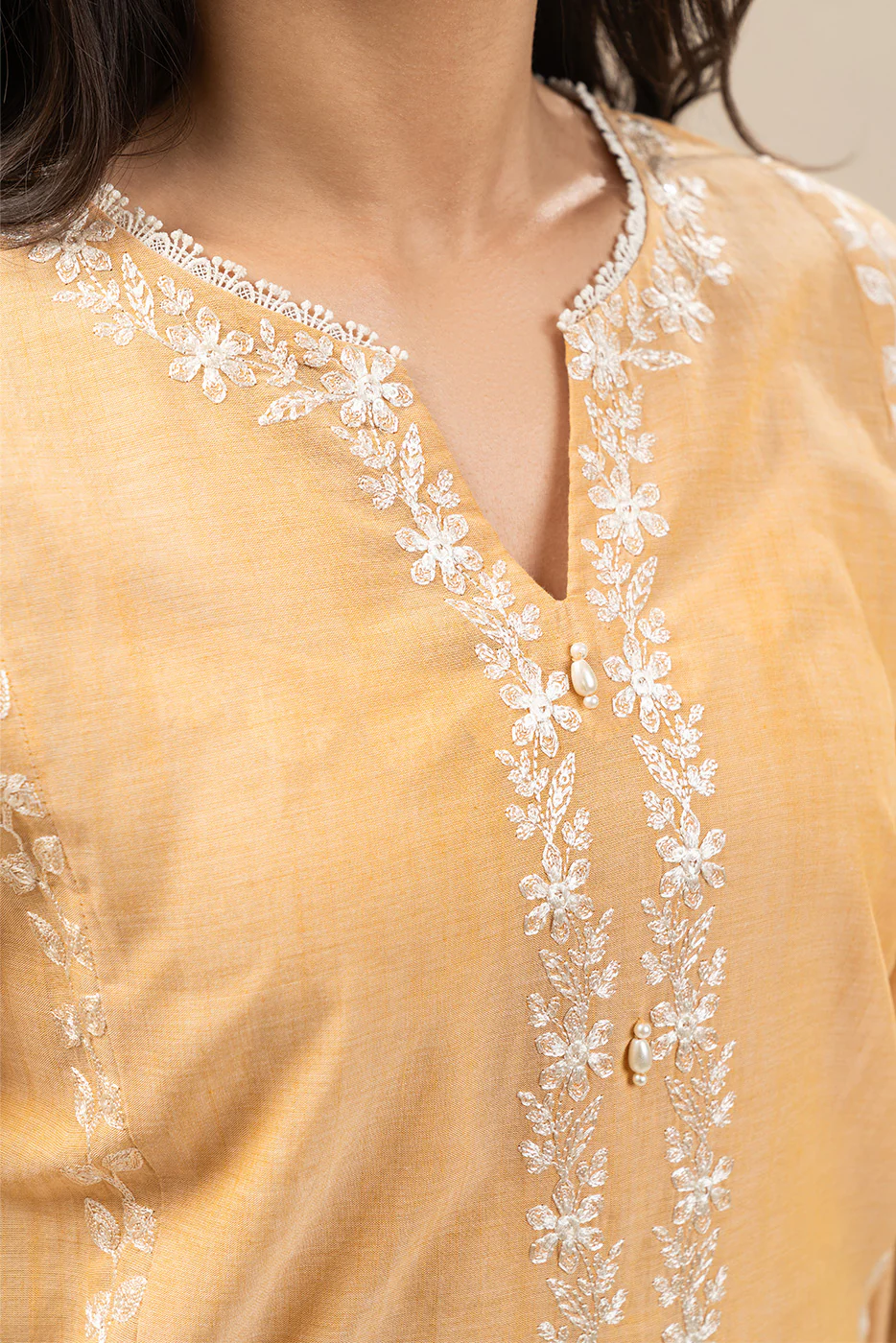 EMBROIDERED CHAMBRAY SHIRT (PRET) - Image 3