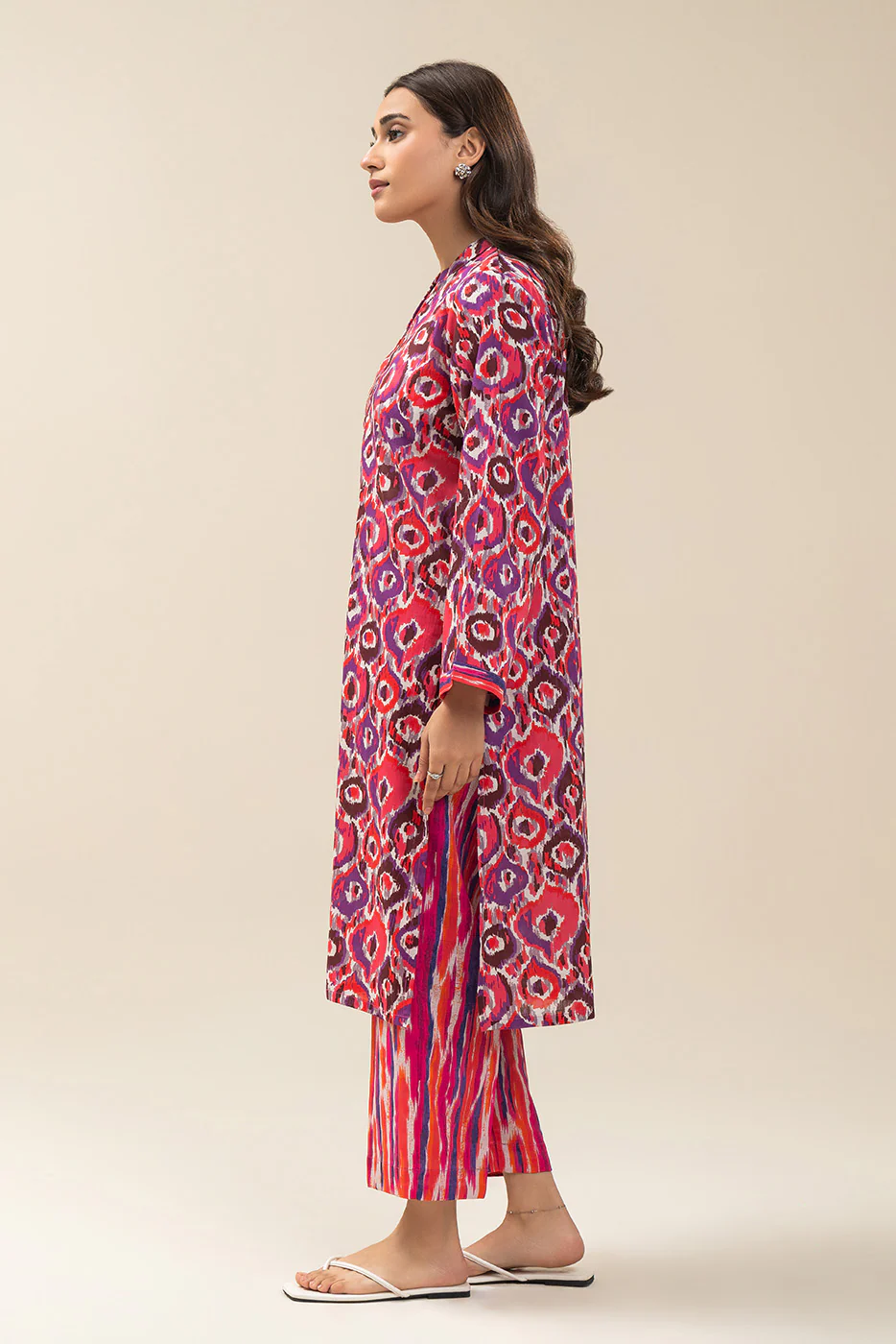 2 PIECE PRINTED DORIA LAWN SUIT (PRET) - Image 2