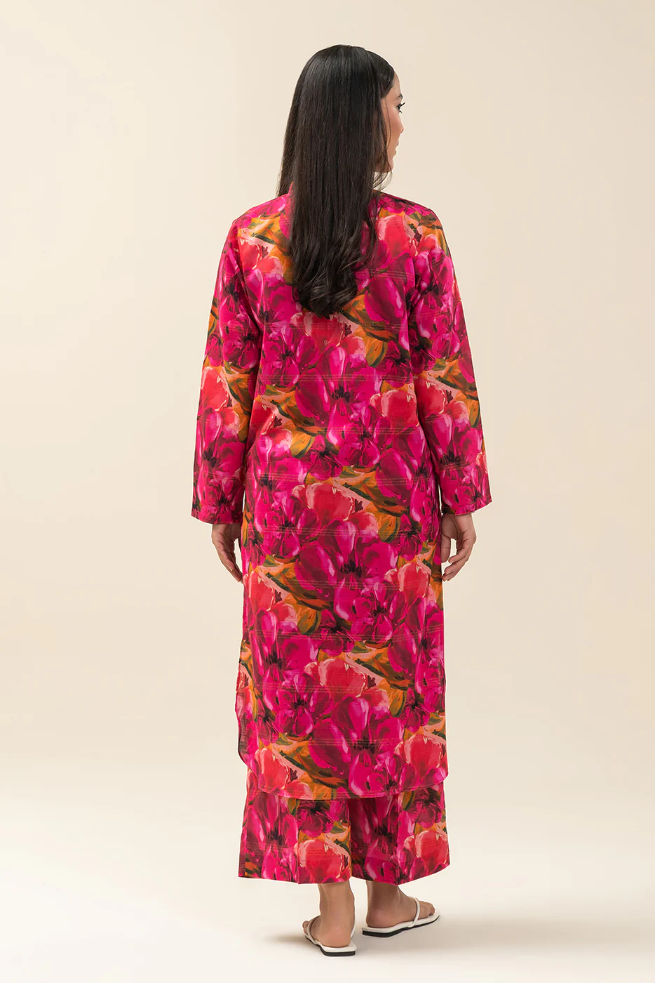 2 PIECE PRINTED DORIA LAWN SUIT (PRET) - Image 2