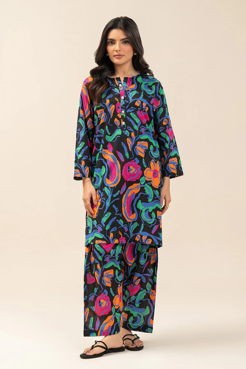 2 PIECE PRINTED LAWN SUIT (PRET) - Image 2