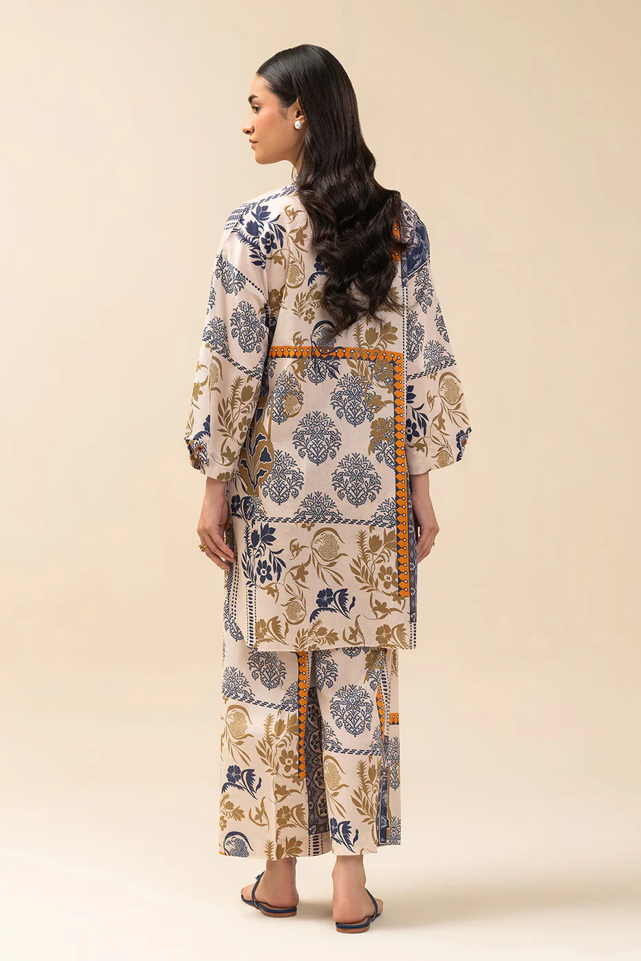 2 PIECE PRINTED LAWN SUIT (PRET) - Image 4