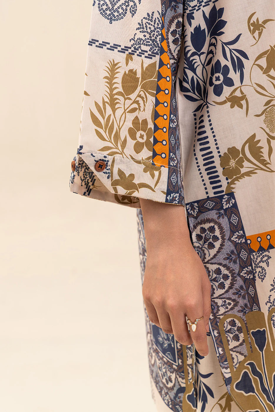 2 PIECE PRINTED LAWN SUIT (PRET) - Image 6