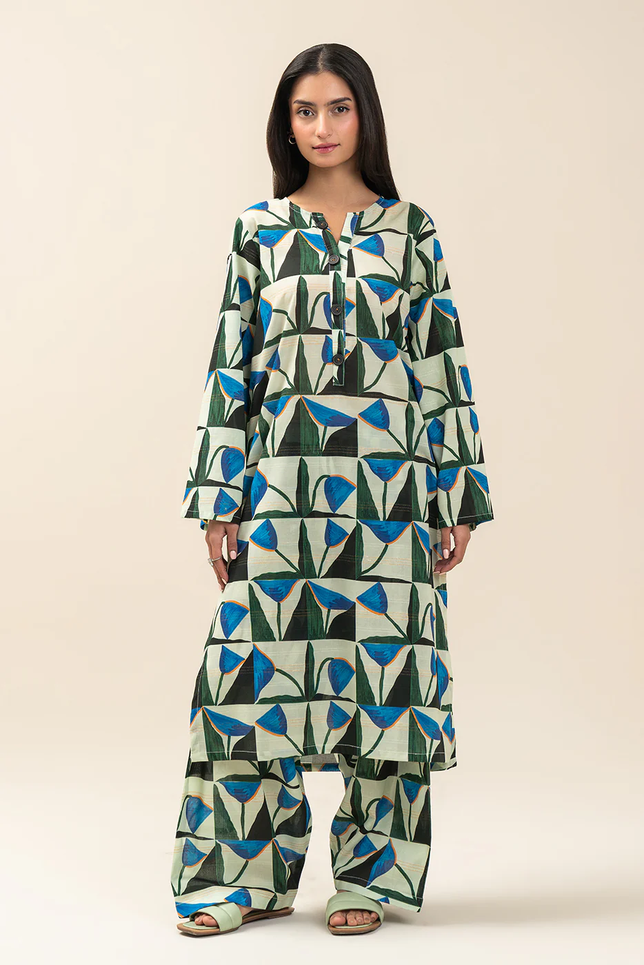 2 PIECE PRINTED DORIA LAWN SUIT (PRET) - Image 2
