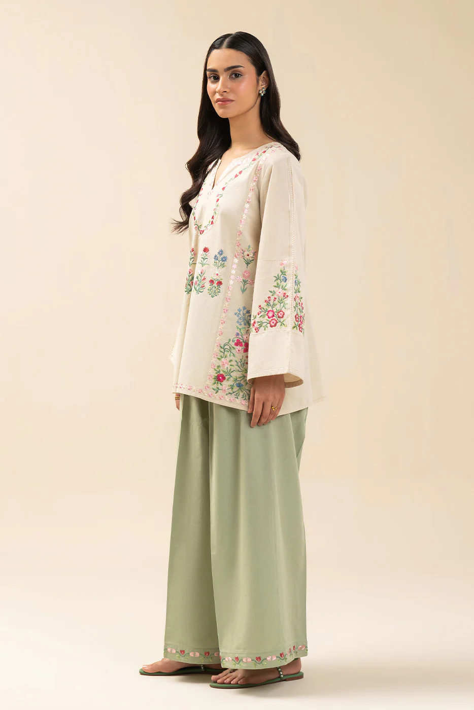 2 PIECE EMBROIDERED N/A SUIT (FLOW) - Image 3