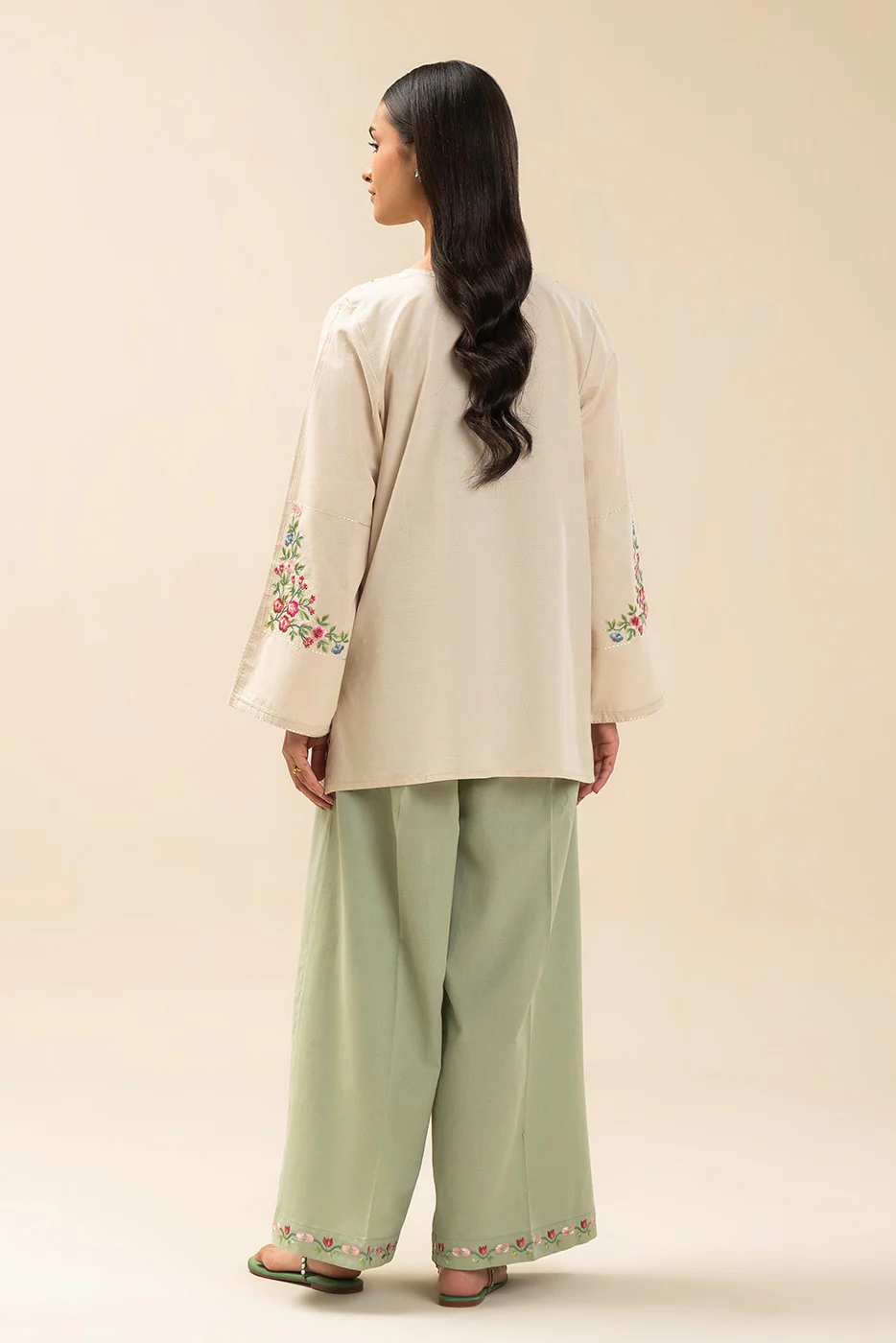 2 PIECE EMBROIDERED N/A SUIT (FLOW) - Image 4