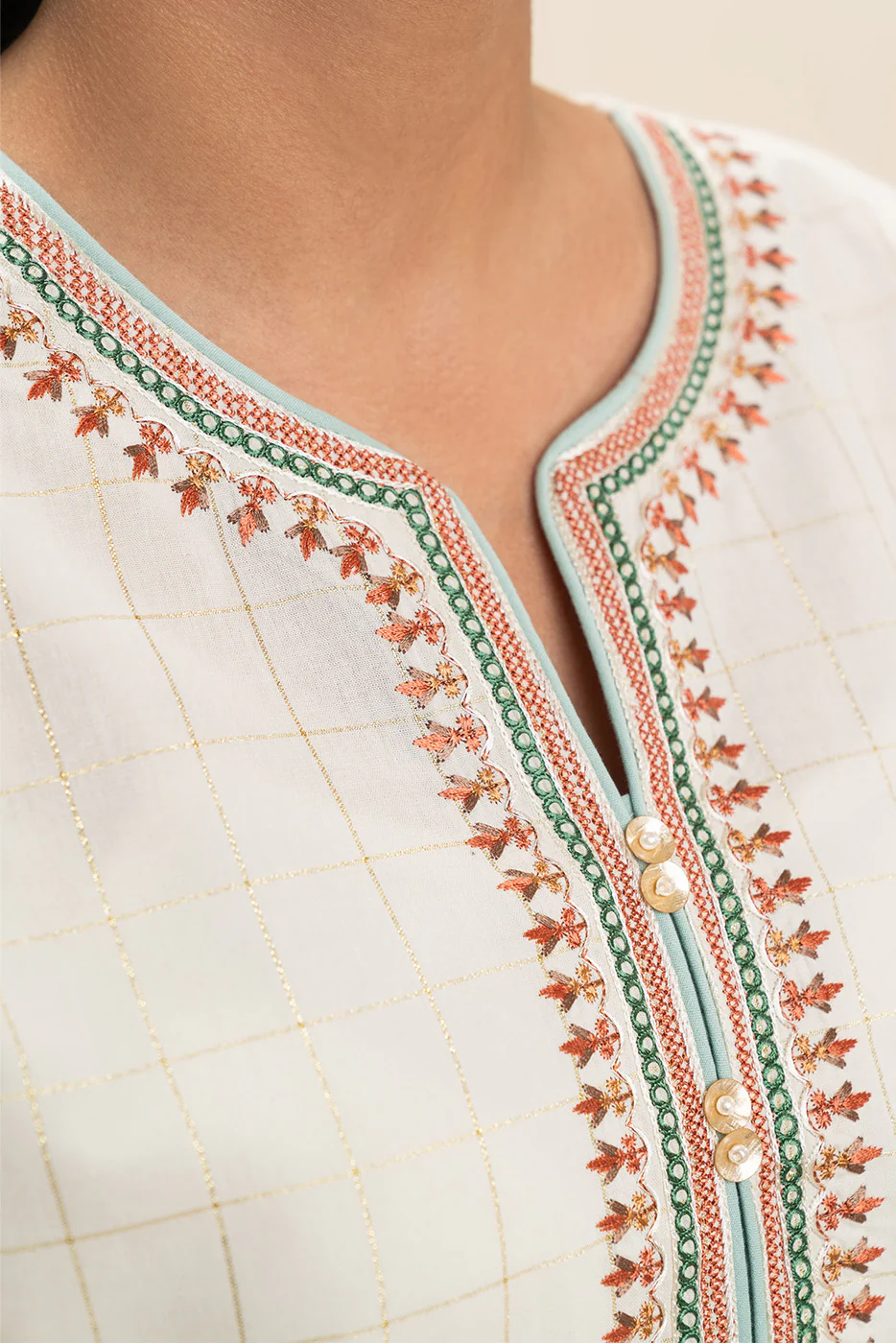 2 PIECE EMBROIDERED YARN DYED LUREX SUIT (PRET) - Image 5