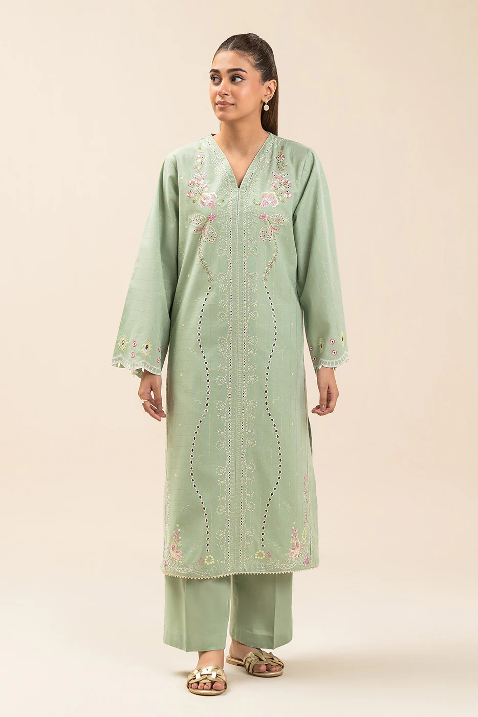 2 PIECE EMBROIDERED YARN DYED LUREX SUIT (PRET) - Image 2