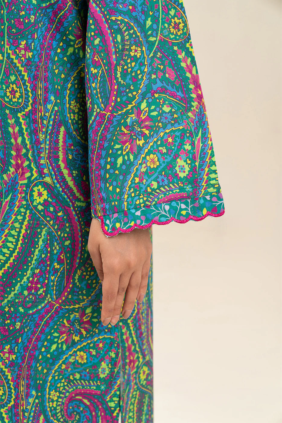 2 PIECE PRINTED LAWN SUIT (PRET) - Image 6