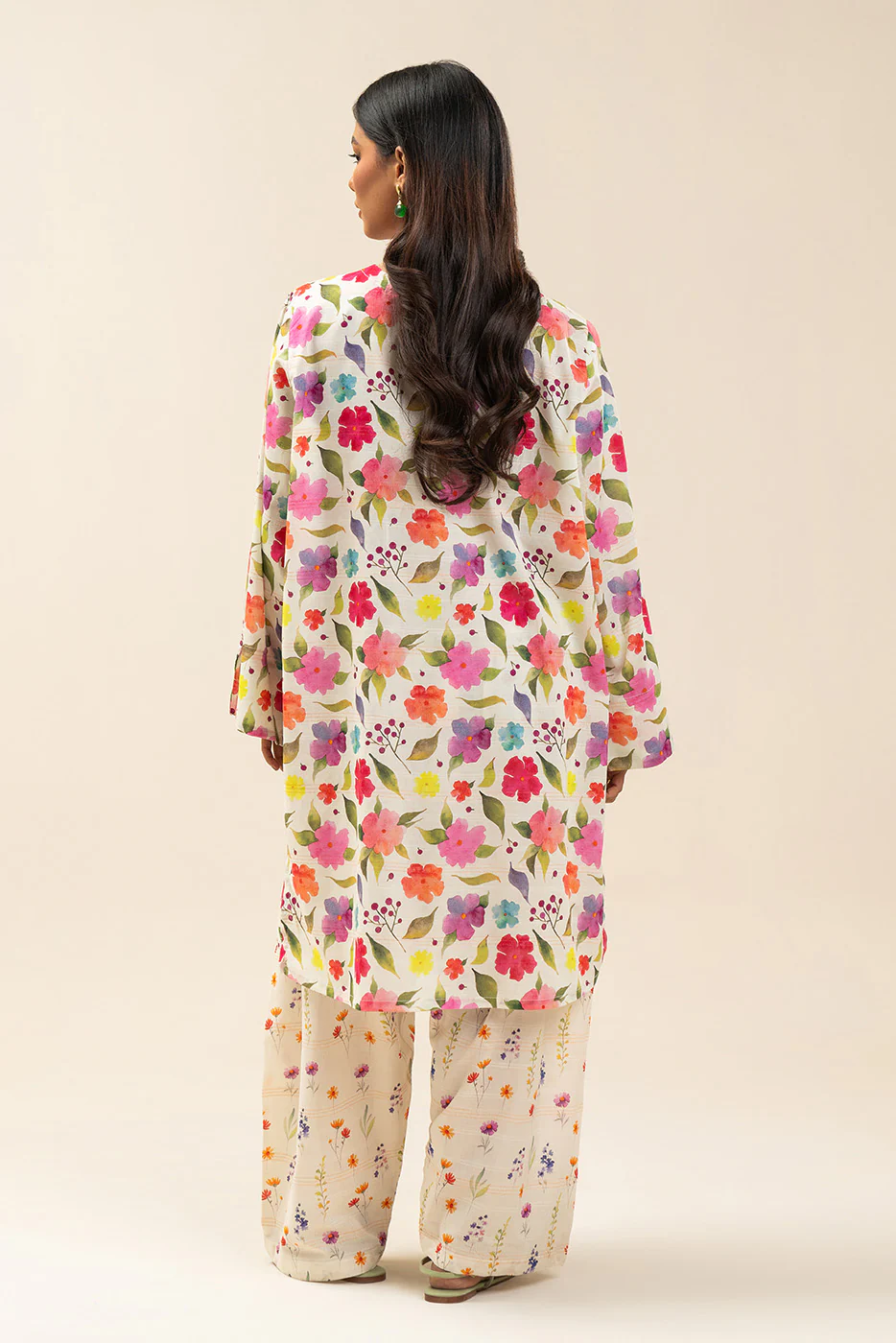 2 PIECE PRINTED LUREX LAWN SUIT (PRET) - Image 4