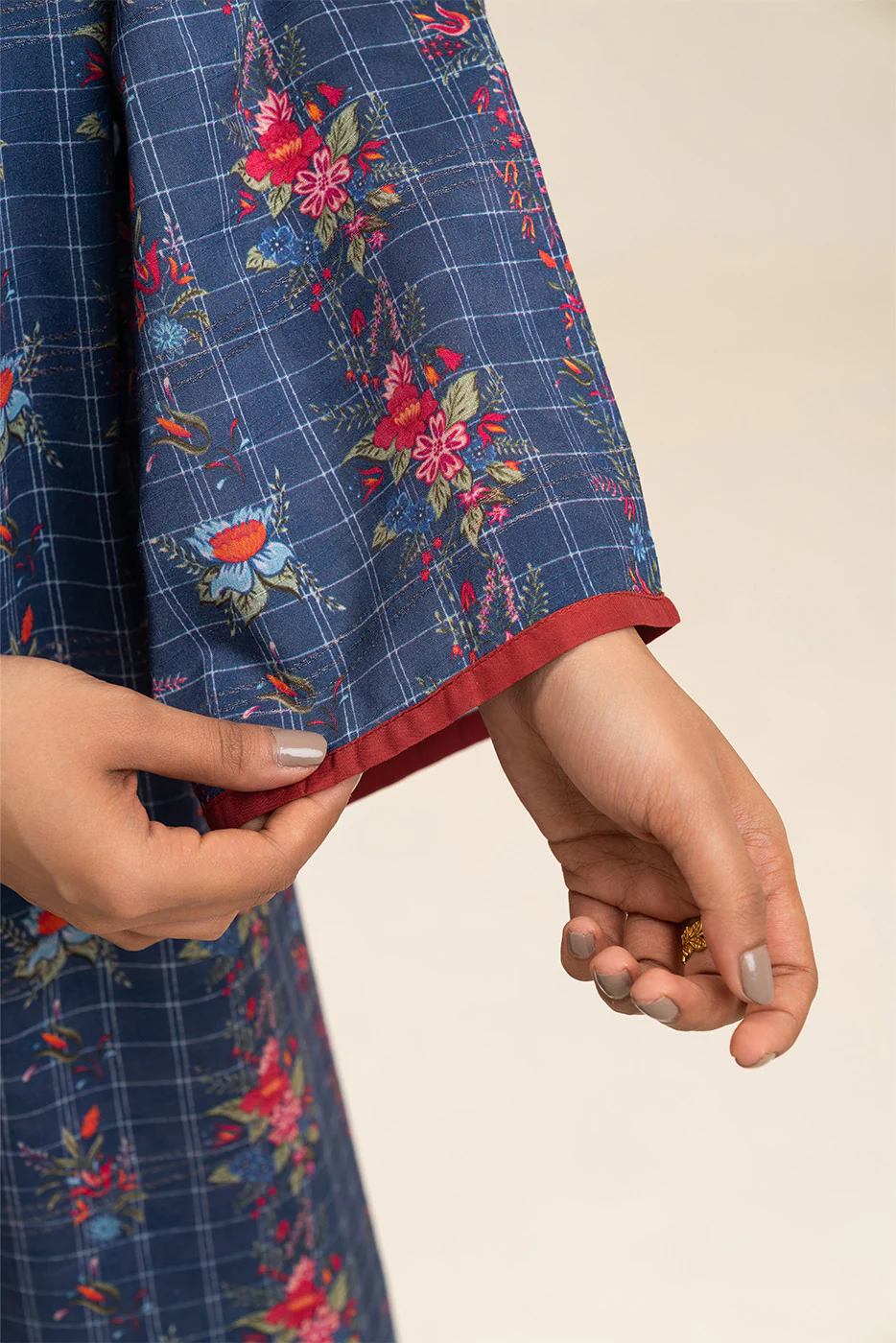 2 PIECE PRINTED LUREX LAWN SUIT (PRET) - Image 6