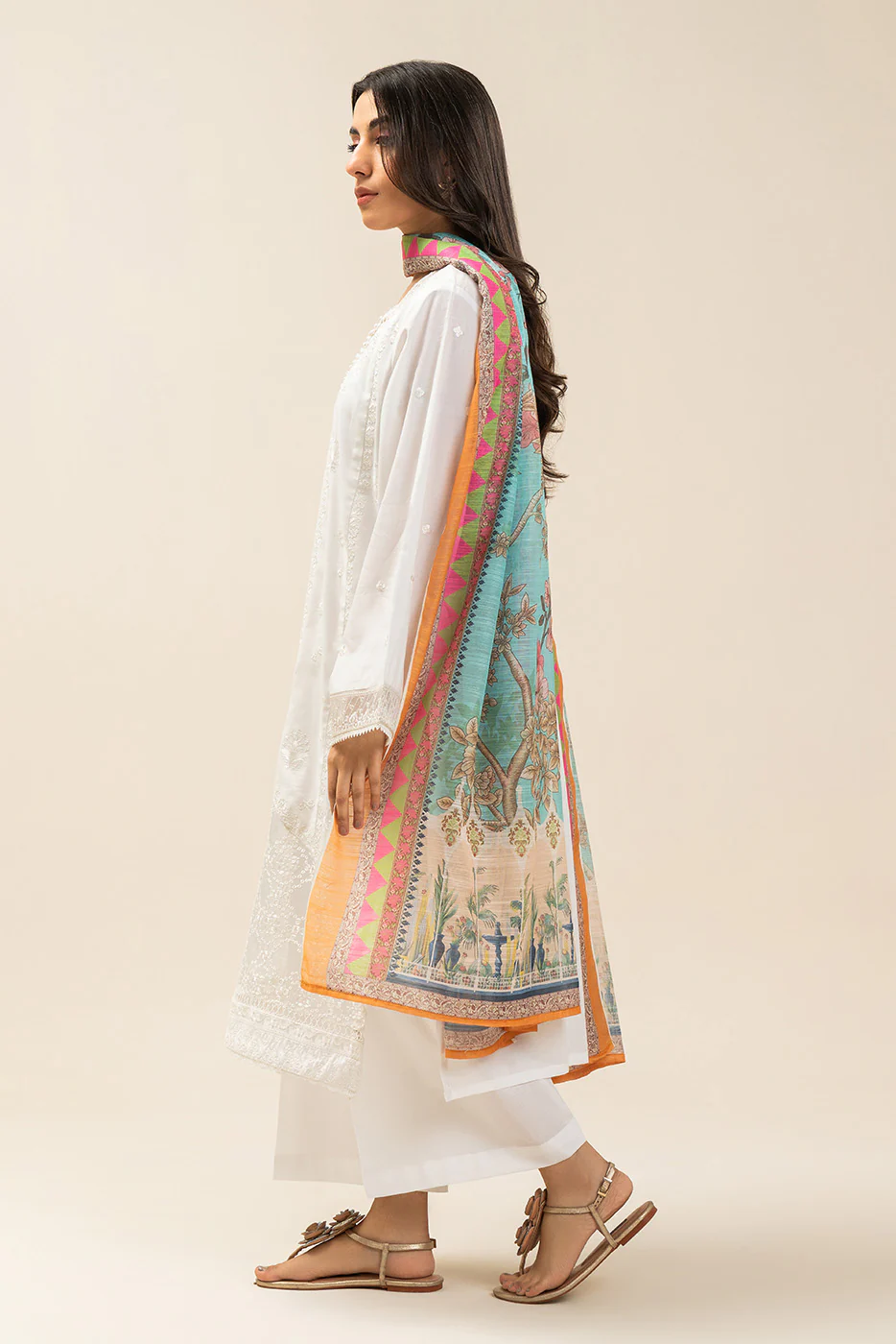 3 PIECE EMBROIDERED LAWN SUIT (HIGH CASUAL) - Image 3