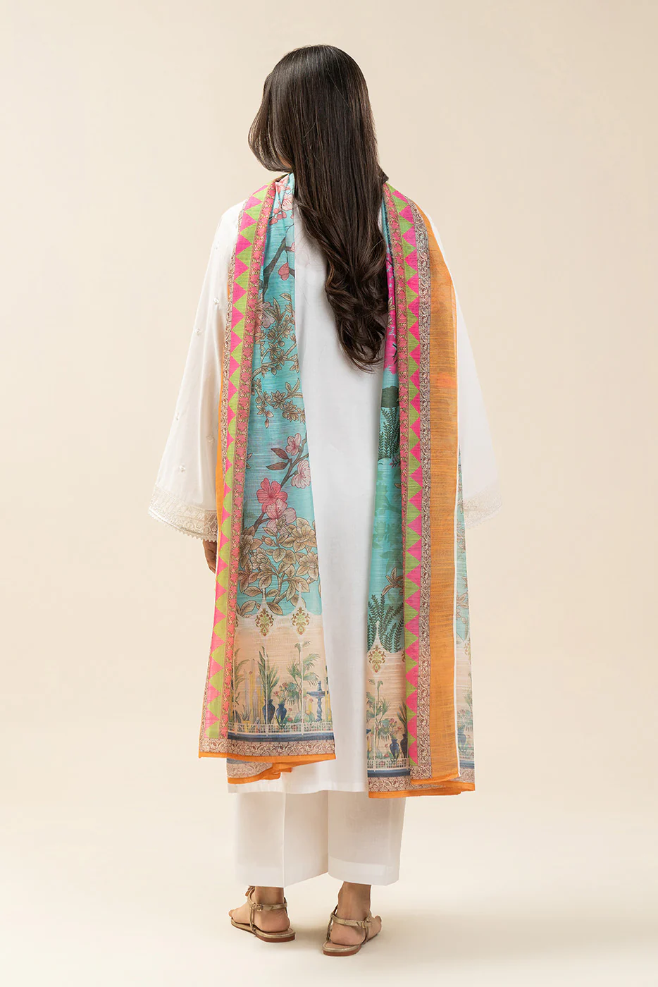 3 PIECE EMBROIDERED LAWN SUIT (HIGH CASUAL) - Image 4