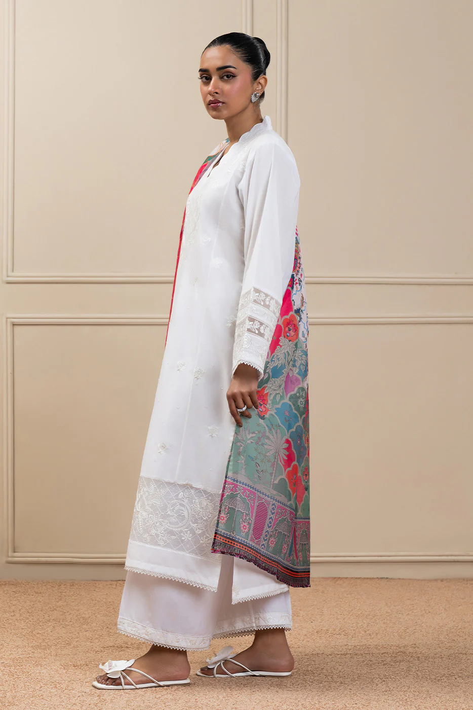 2 PIECE EMBROIDERED LAWN SUIT (HIGH CASUAL) - Image 3