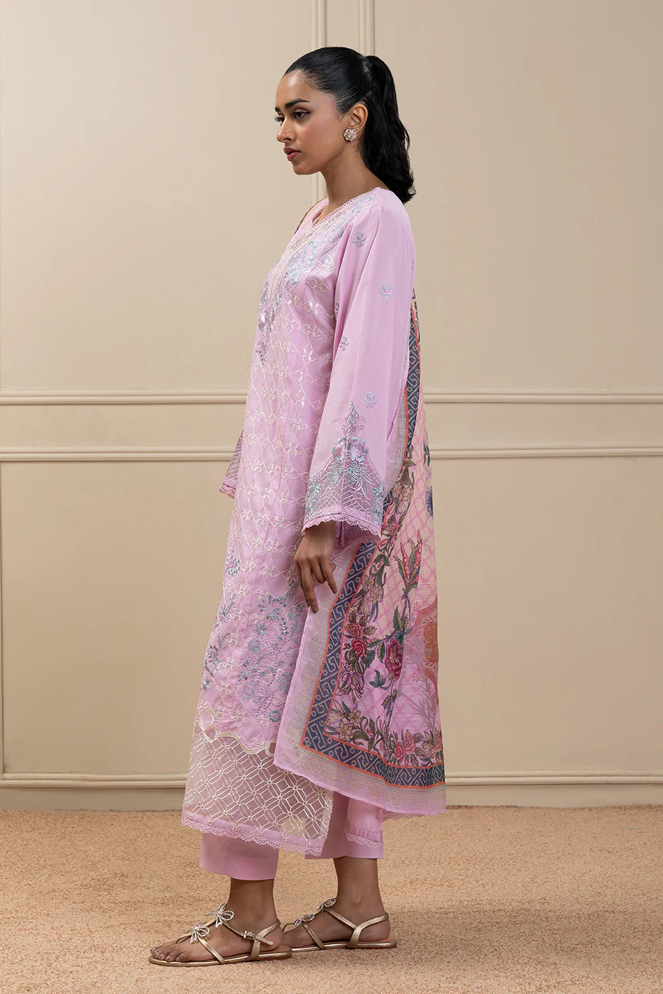 3 PIECE EMBROIDERED LAWN SUIT (HIGH CASUAL) - Image 3