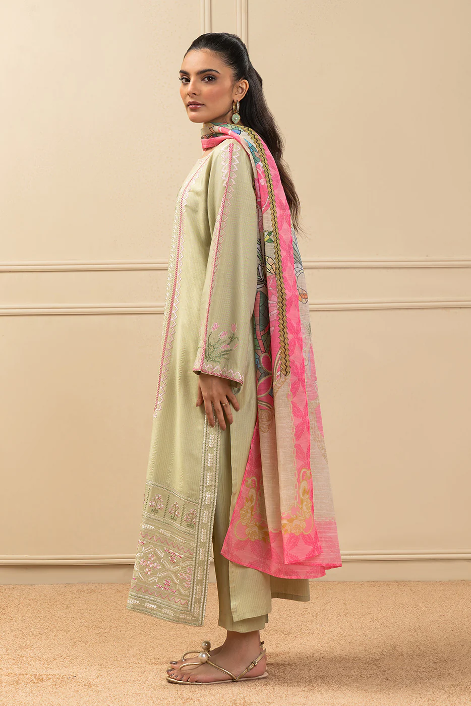 3 PIECE EMBROIDERED MISSOURI SUIT (PRET) - Image 4