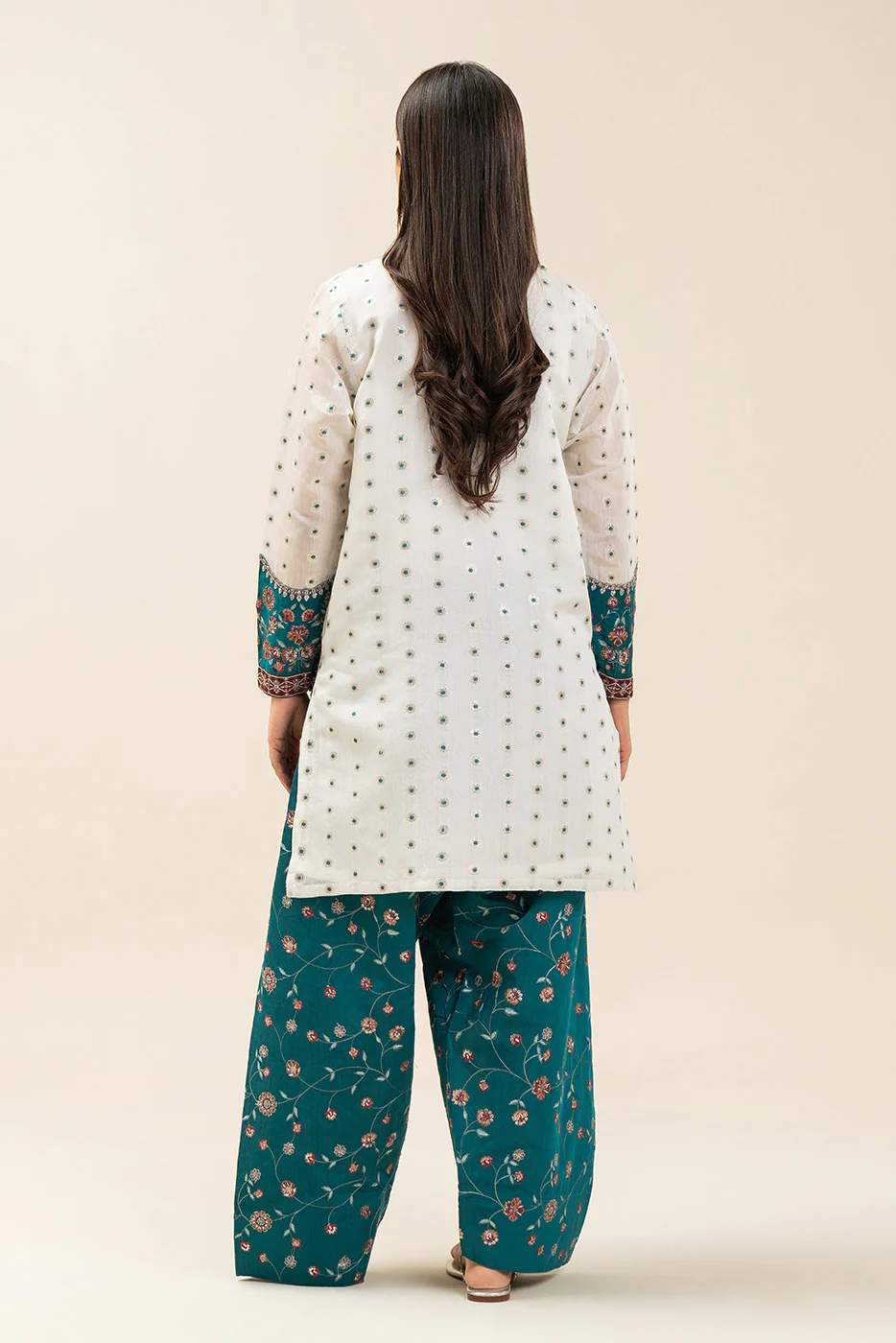 2 PIECE EMBROIDERED DANIER ZARI GOLD SUIT (LUXURY-PRET) - Image 4