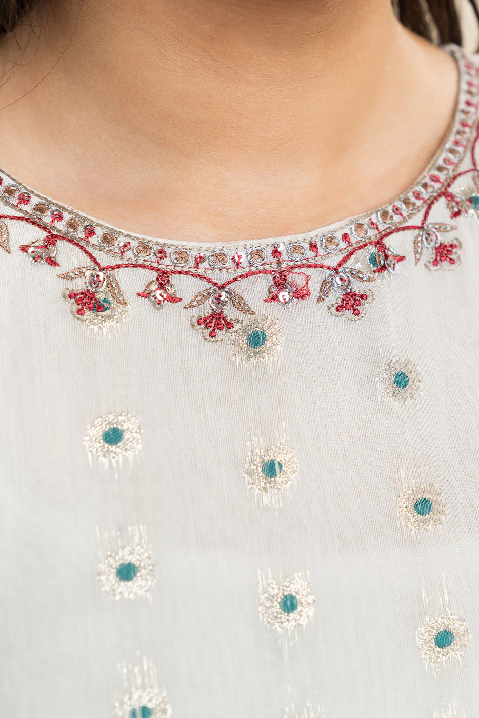 2 PIECE EMBROIDERED DANIER ZARI GOLD SUIT (LUXURY-PRET) - Image 5
